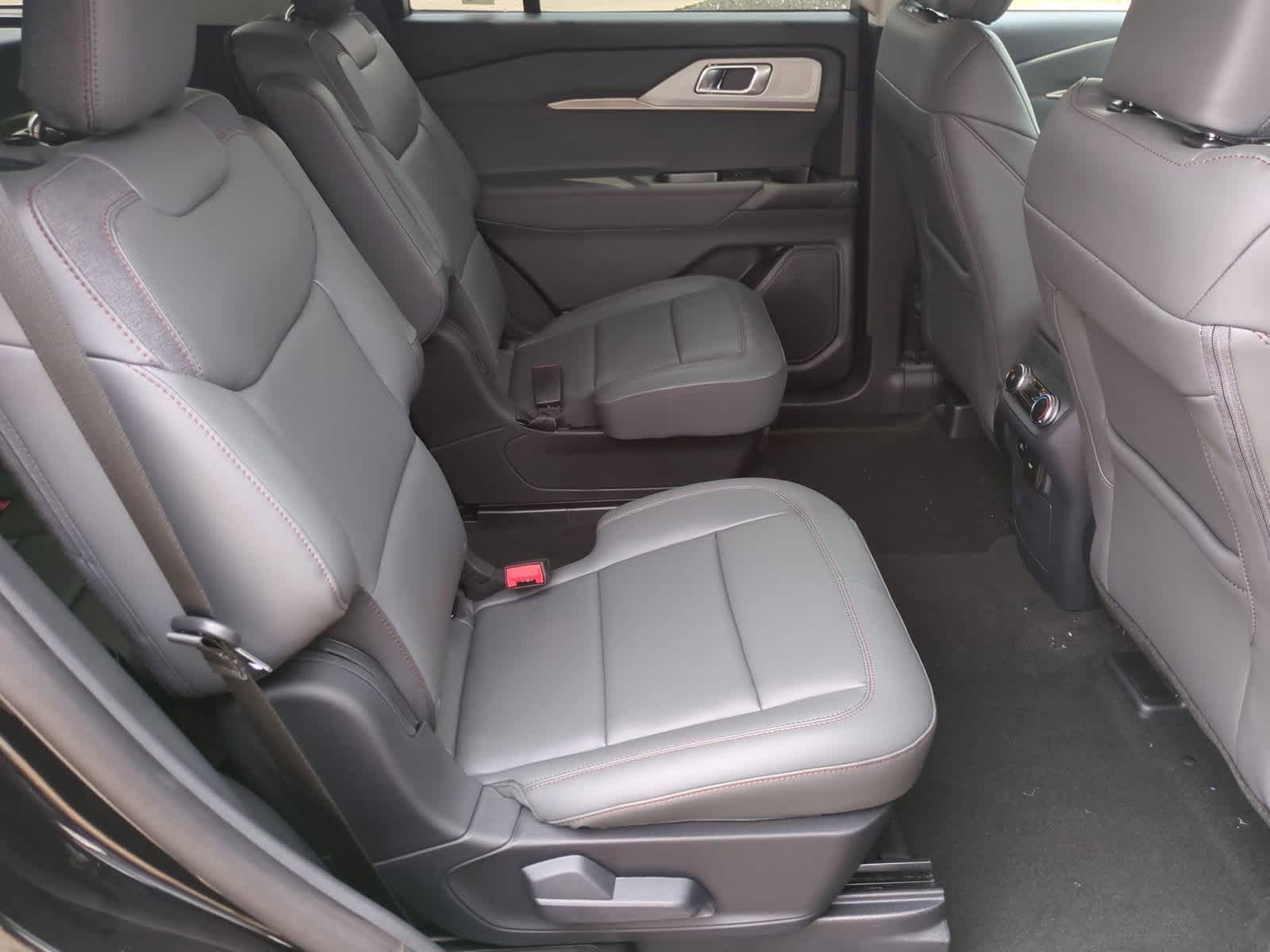 2025 Ford Explorer Active 20