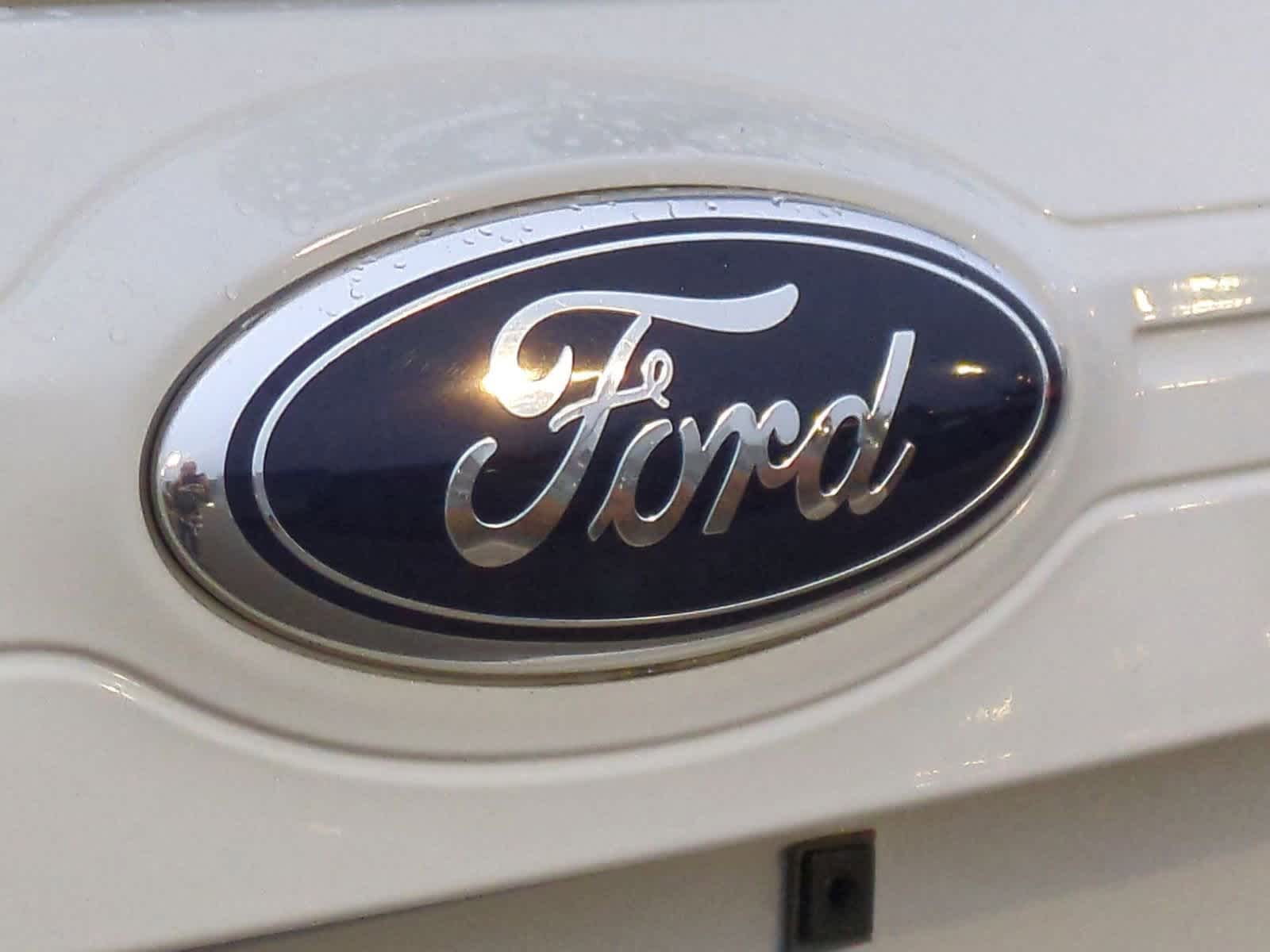 Thumbnail: 2013 Ford Edge - 12