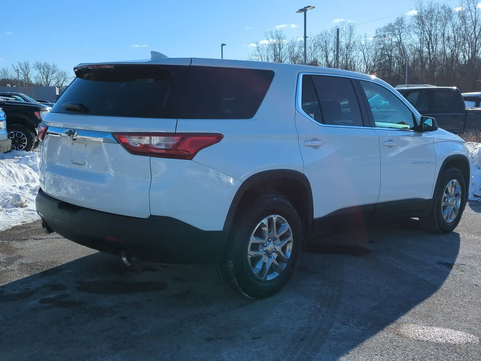 Thumbnail: 2018 Chevrolet Traverse - 8