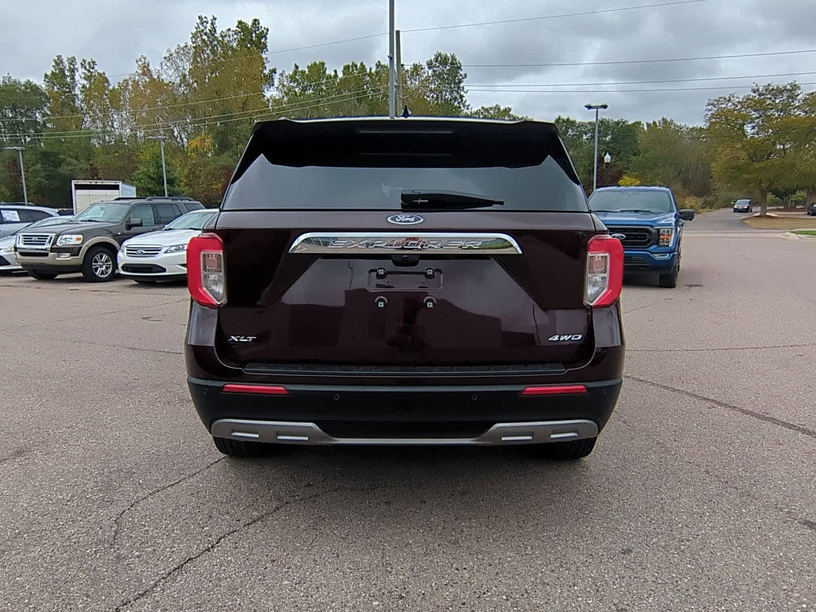 Thumbnail: 2022 Ford Explorer - 7
