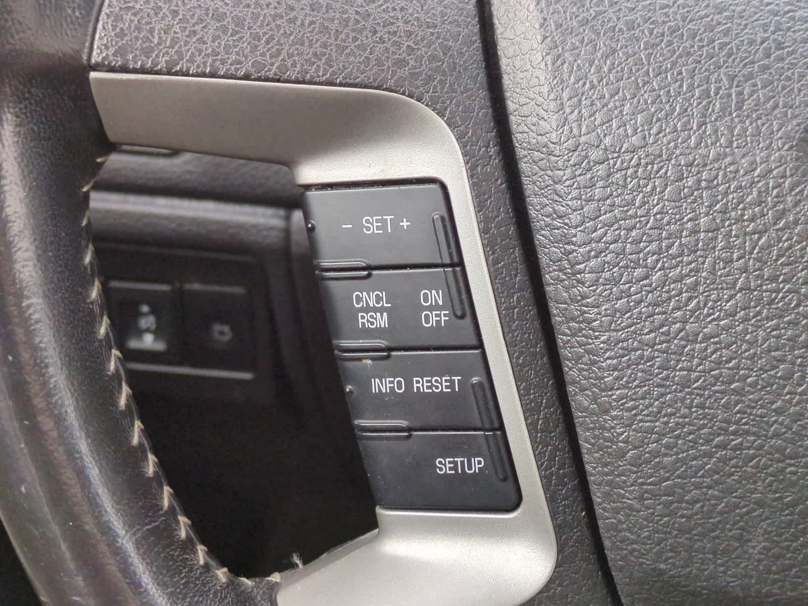 Thumbnail: 2010 Ford Fusion - 25