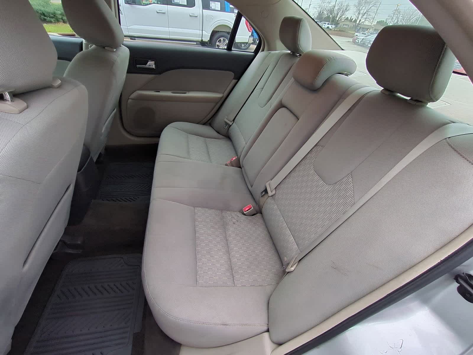 Thumbnail: 2012 Ford Fusion - 18