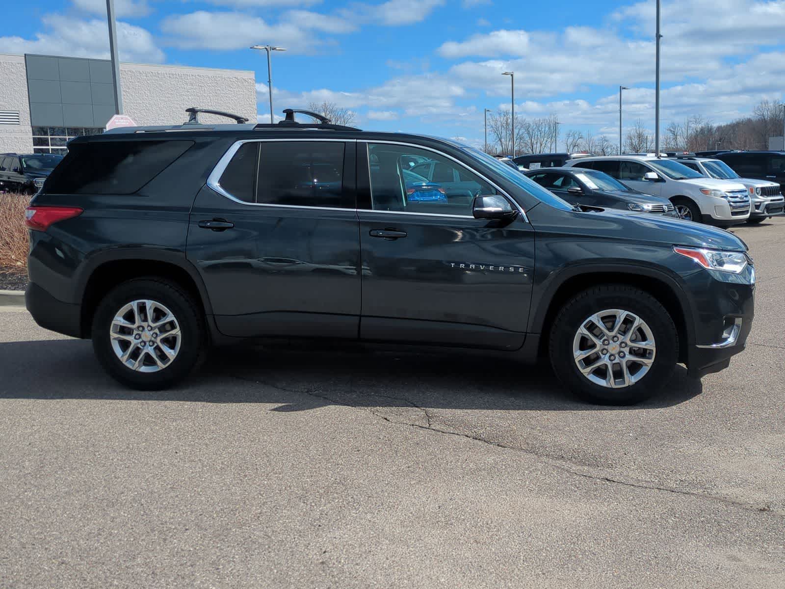 Thumbnail: 2018 Chevrolet Traverse - 9