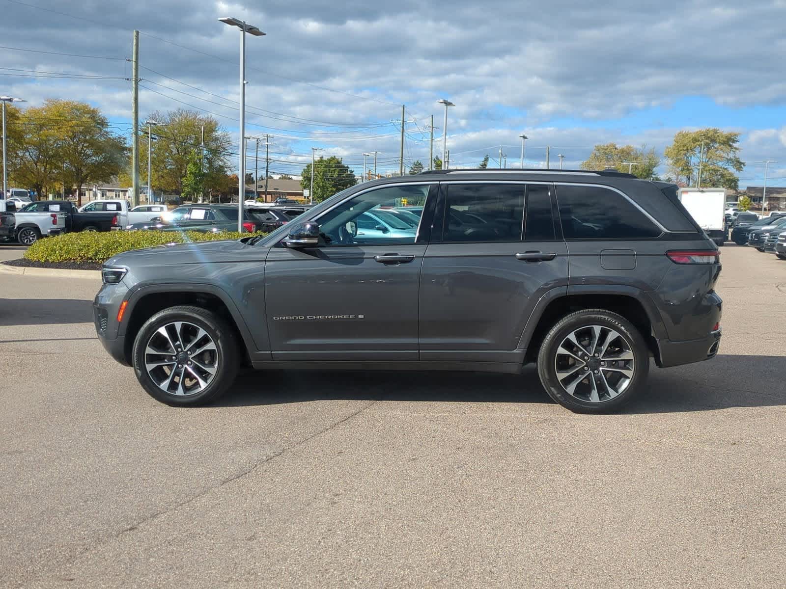 Thumbnail: 2022 Jeep Grand Cherokee - 5