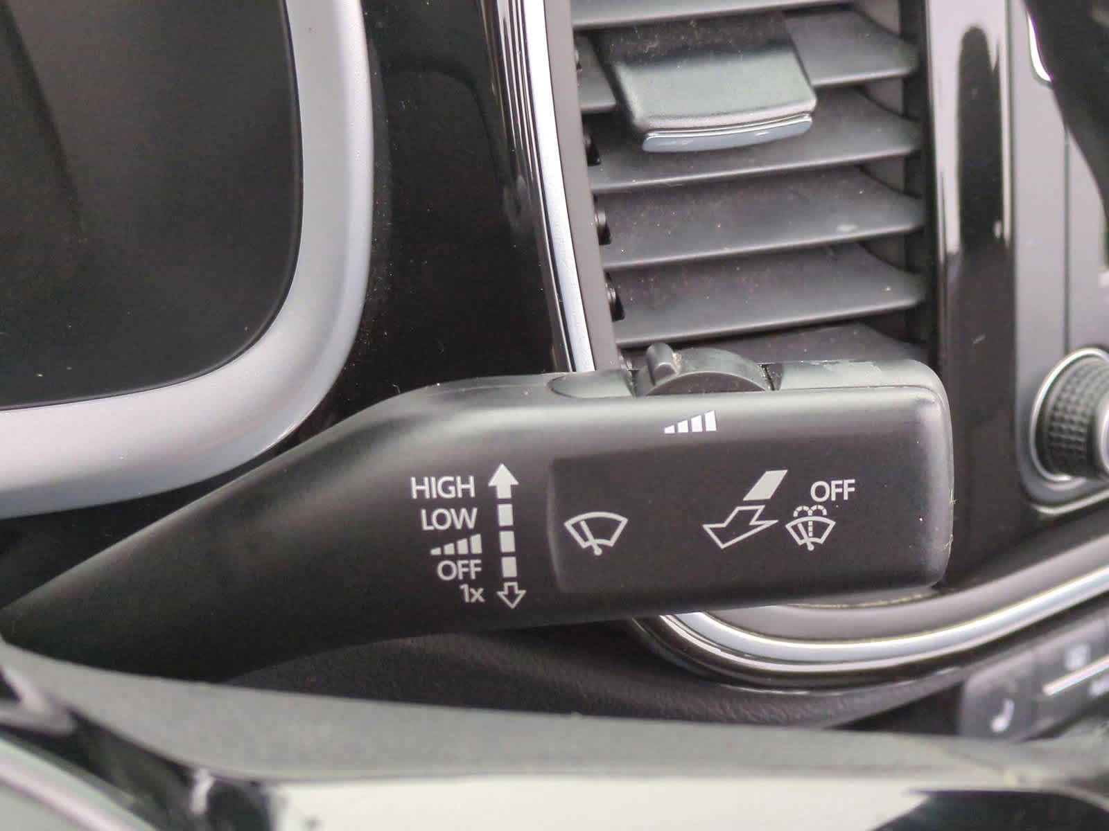 Thumbnail: 2017 Volkswagen Beetle - 26