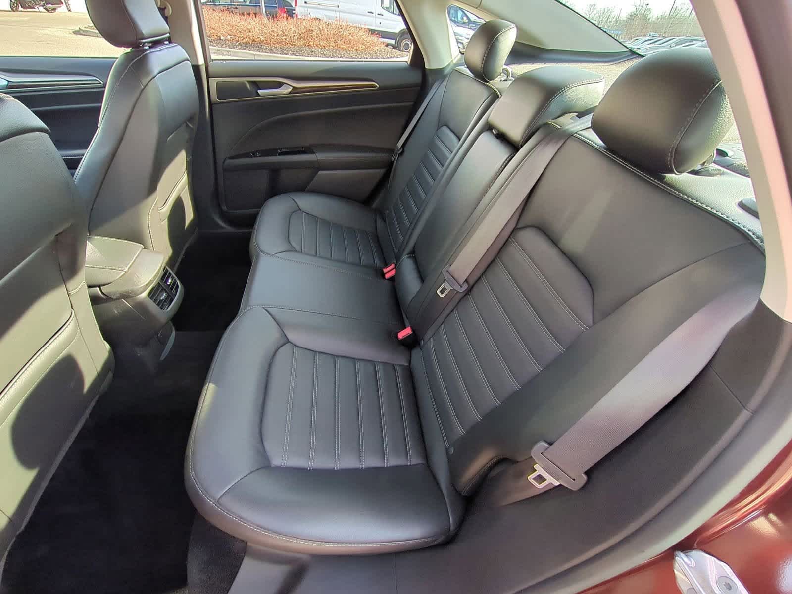 2015 Ford Fusion SE 20