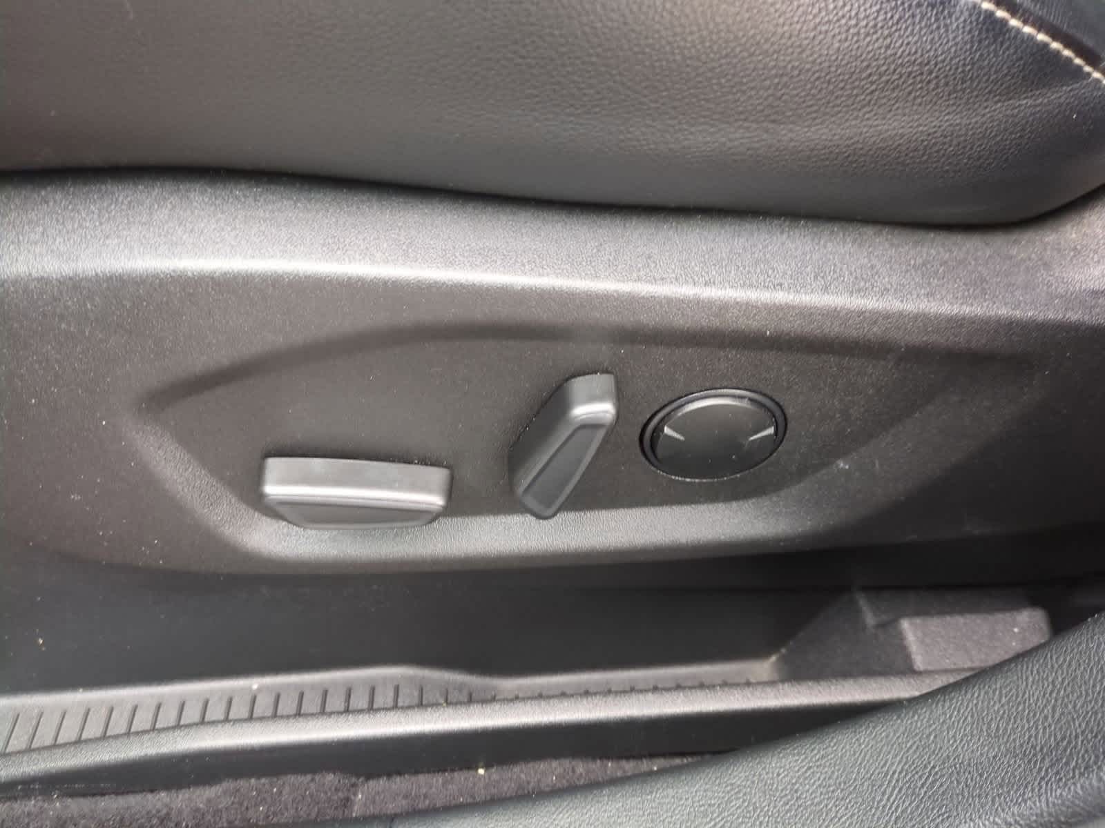 Thumbnail: 2023 Ford Edge - 17