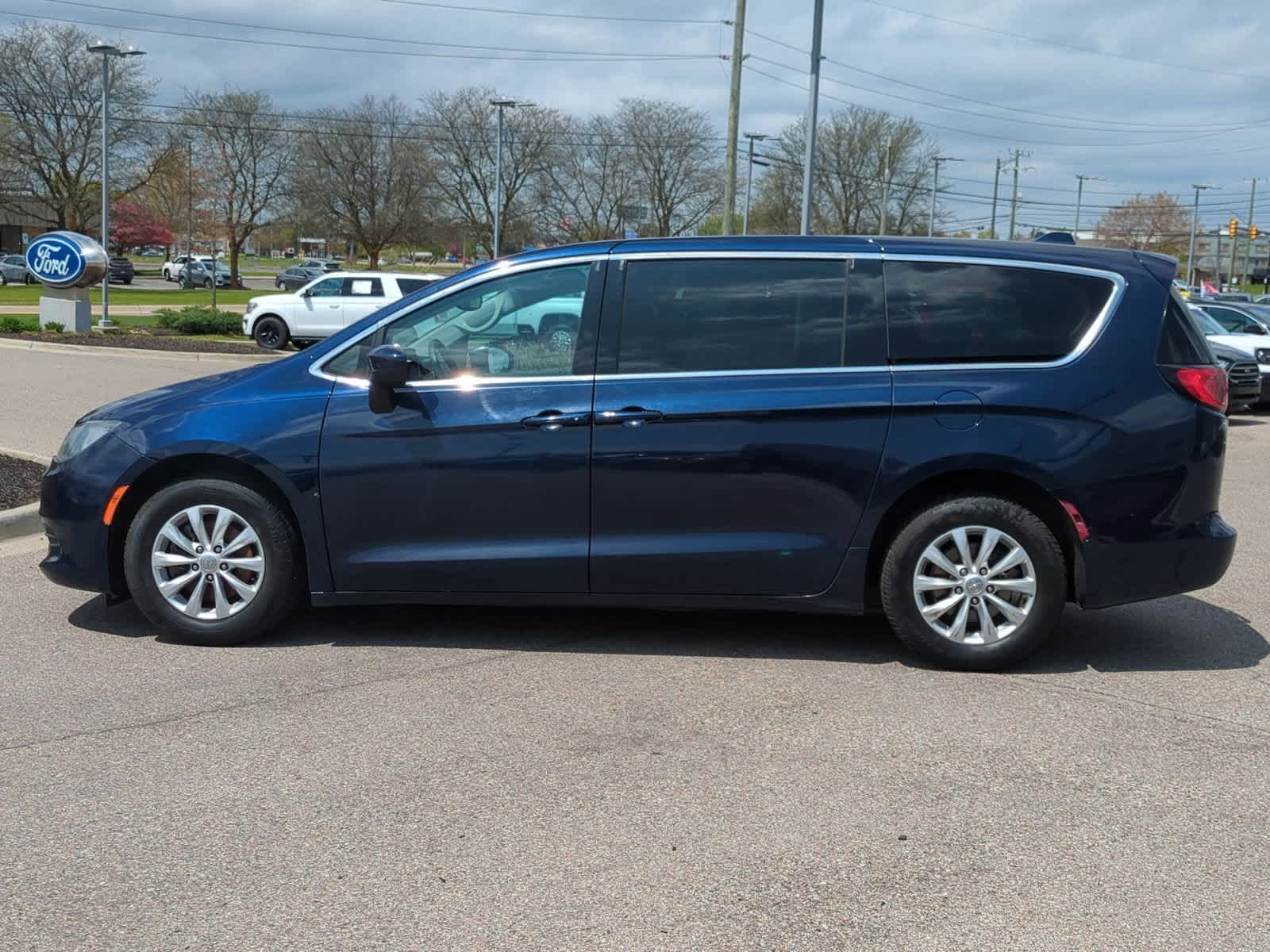 2017 Chrysler Pacifica Touring 5