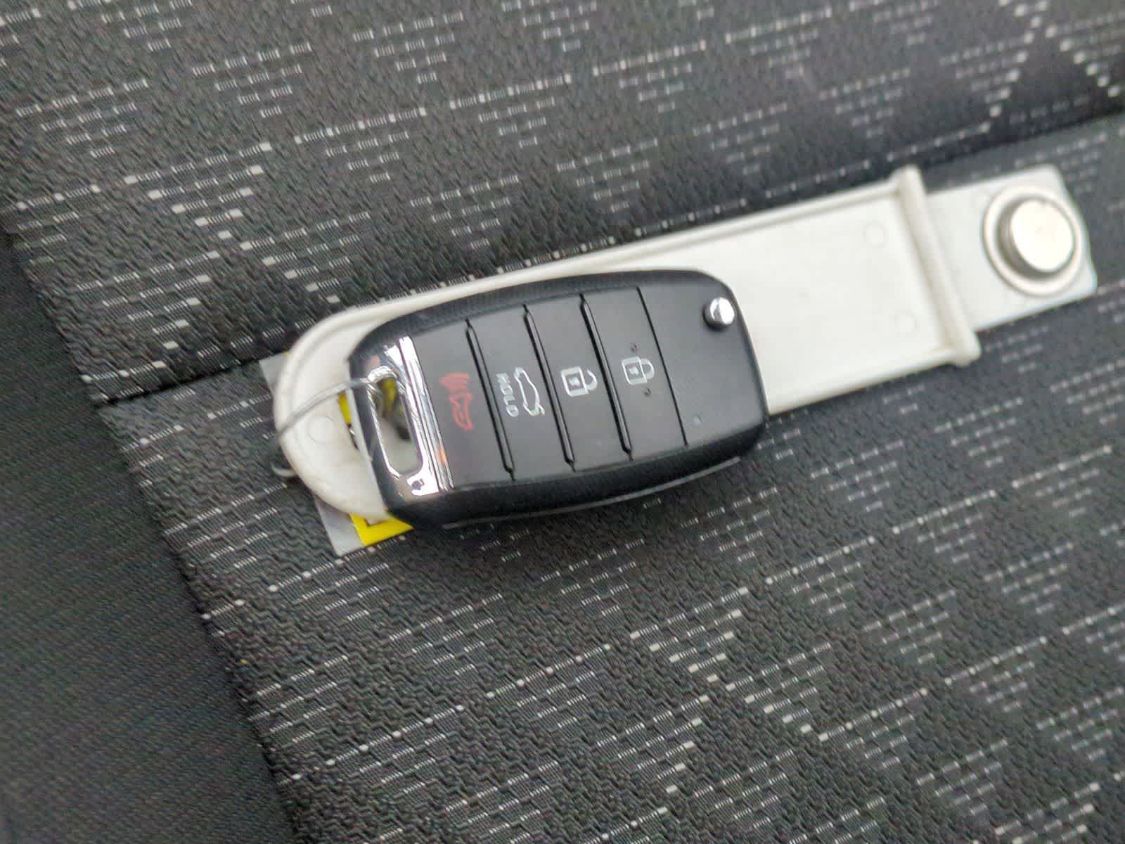 Thumbnail: 2022 Kia Rio5 - 35