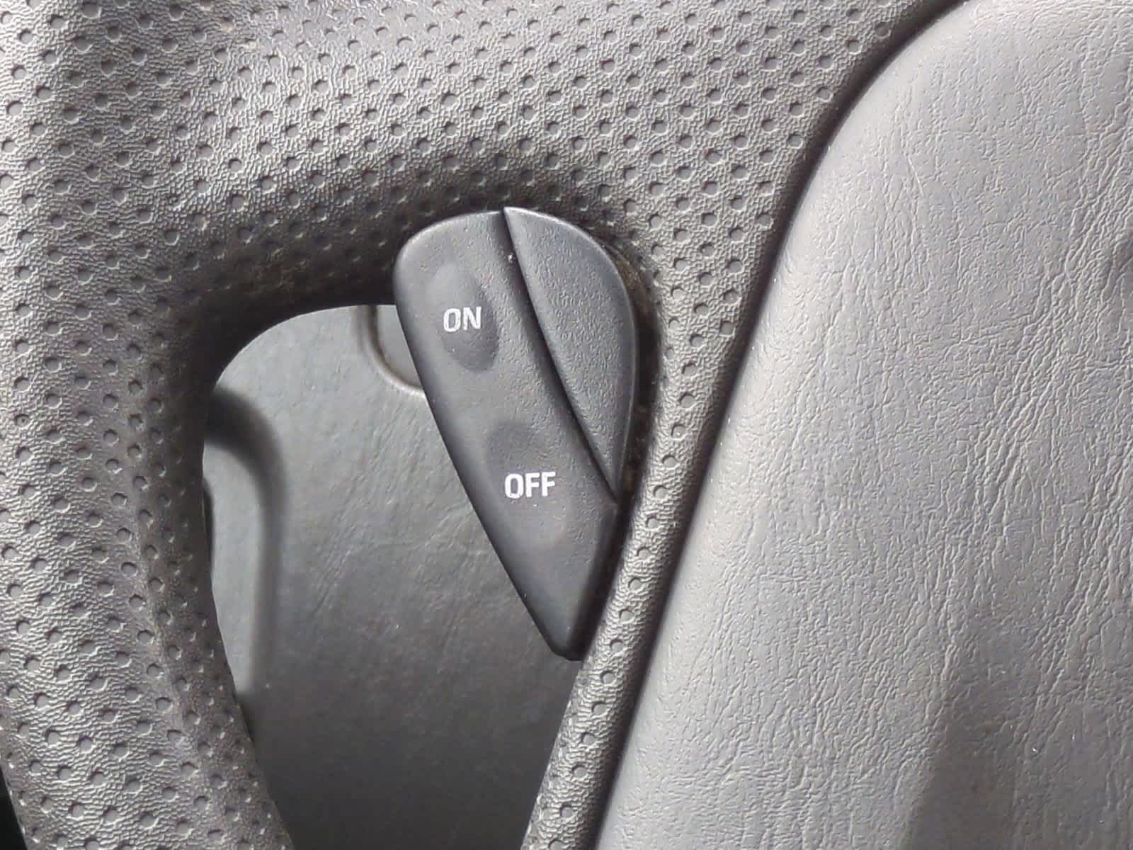 Thumbnail: 2005 Ford Escape - 23