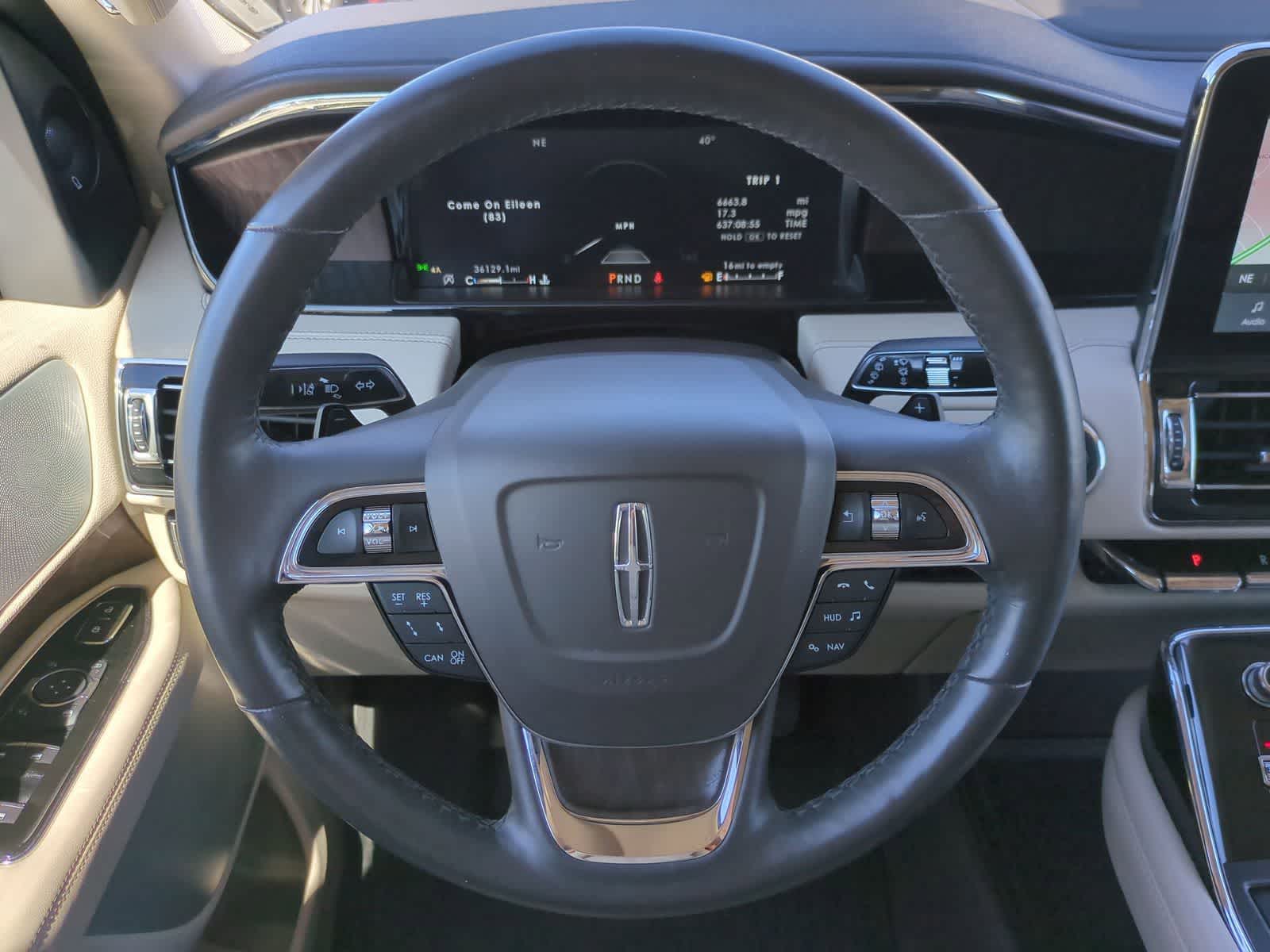 Thumbnail: 2021 Lincoln Navigator - 24