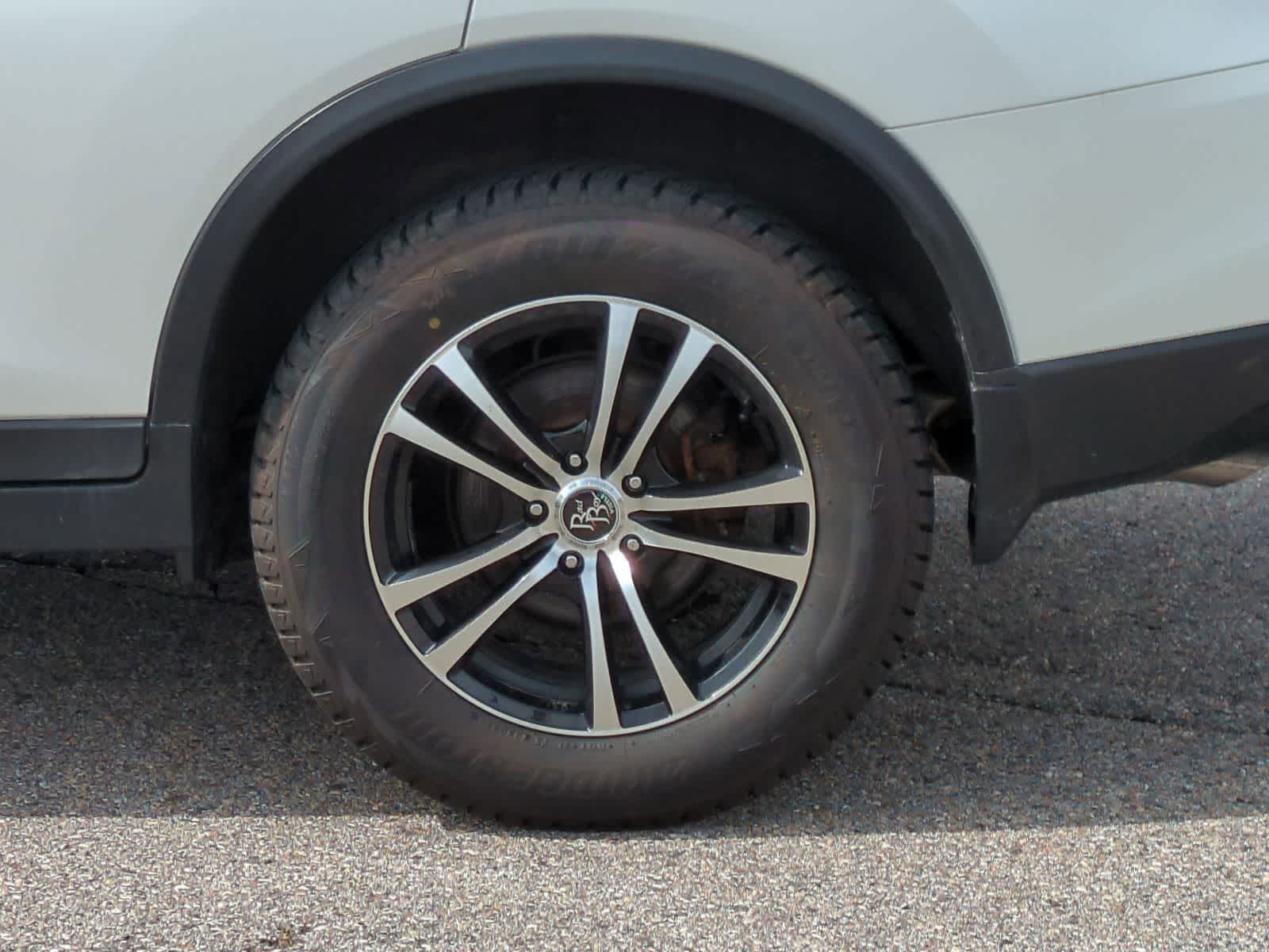 Thumbnail: 2015 Nissan Rogue - 14