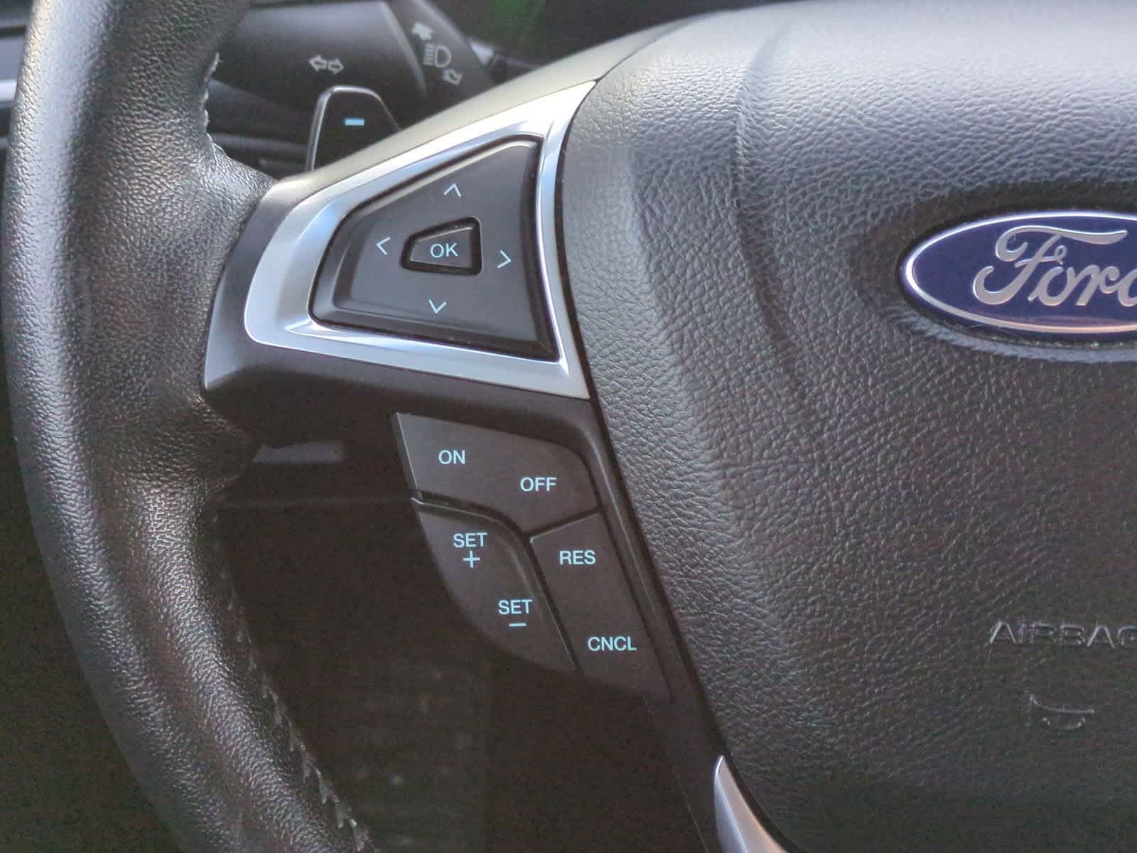 Thumbnail: 2016 Ford Edge - 23