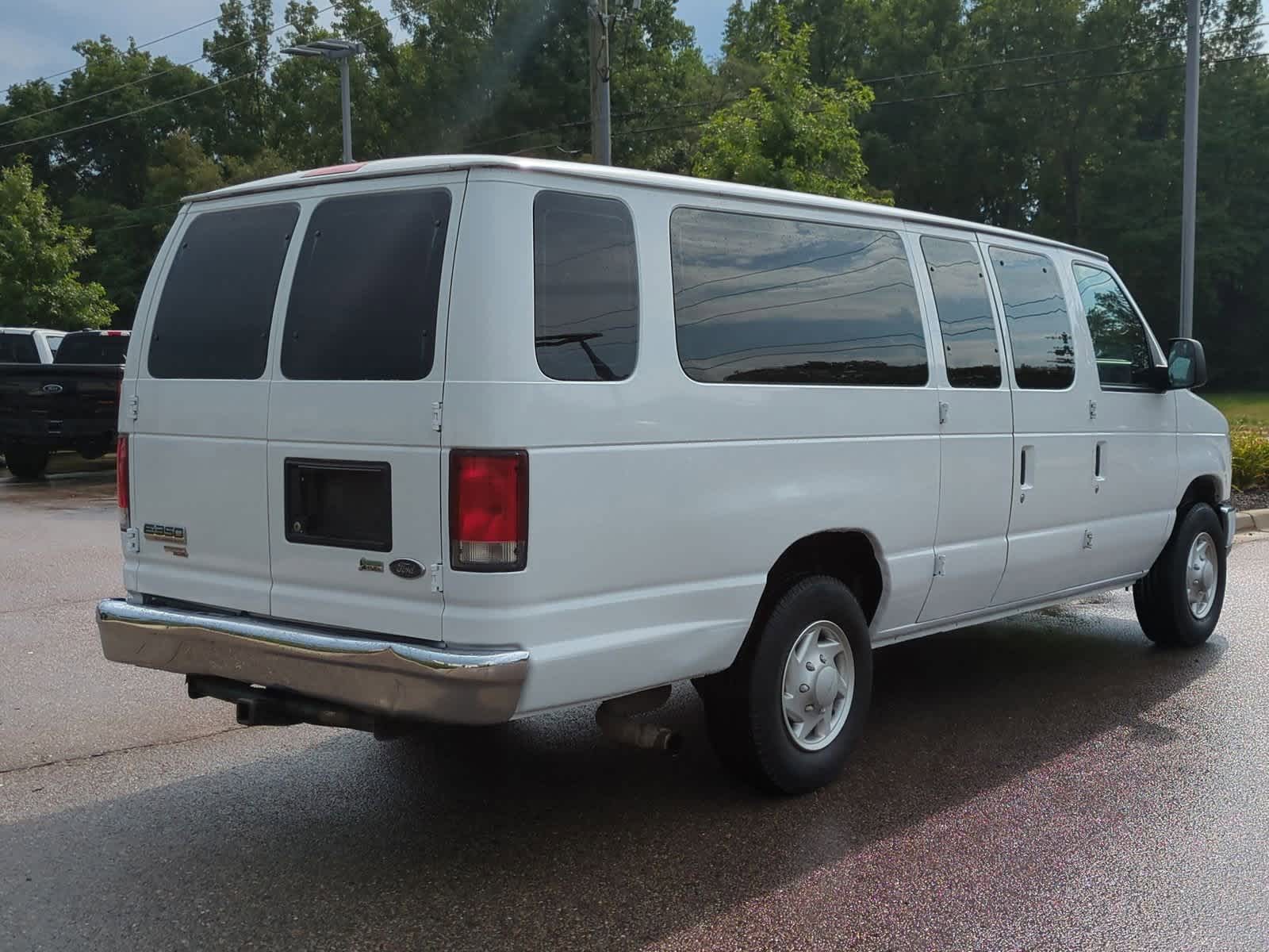 Thumbnail: 2014 Ford Econoline - 8