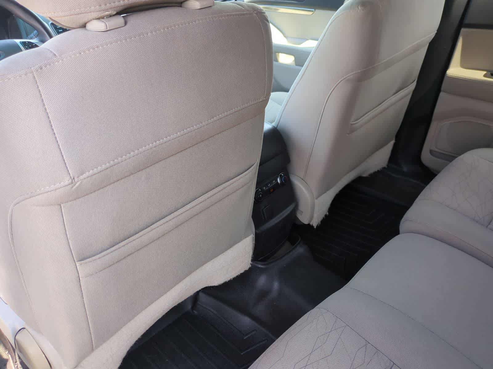 Thumbnail: 2015 Ford Explorer - 18