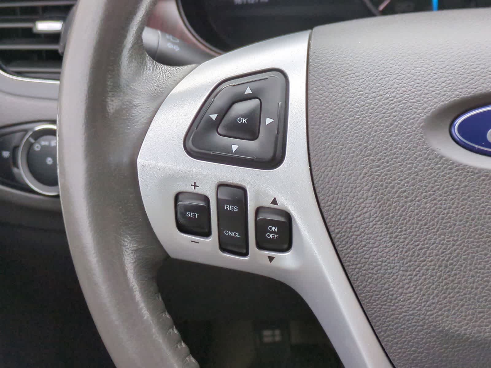 Thumbnail: 2011 Ford Edge - 23