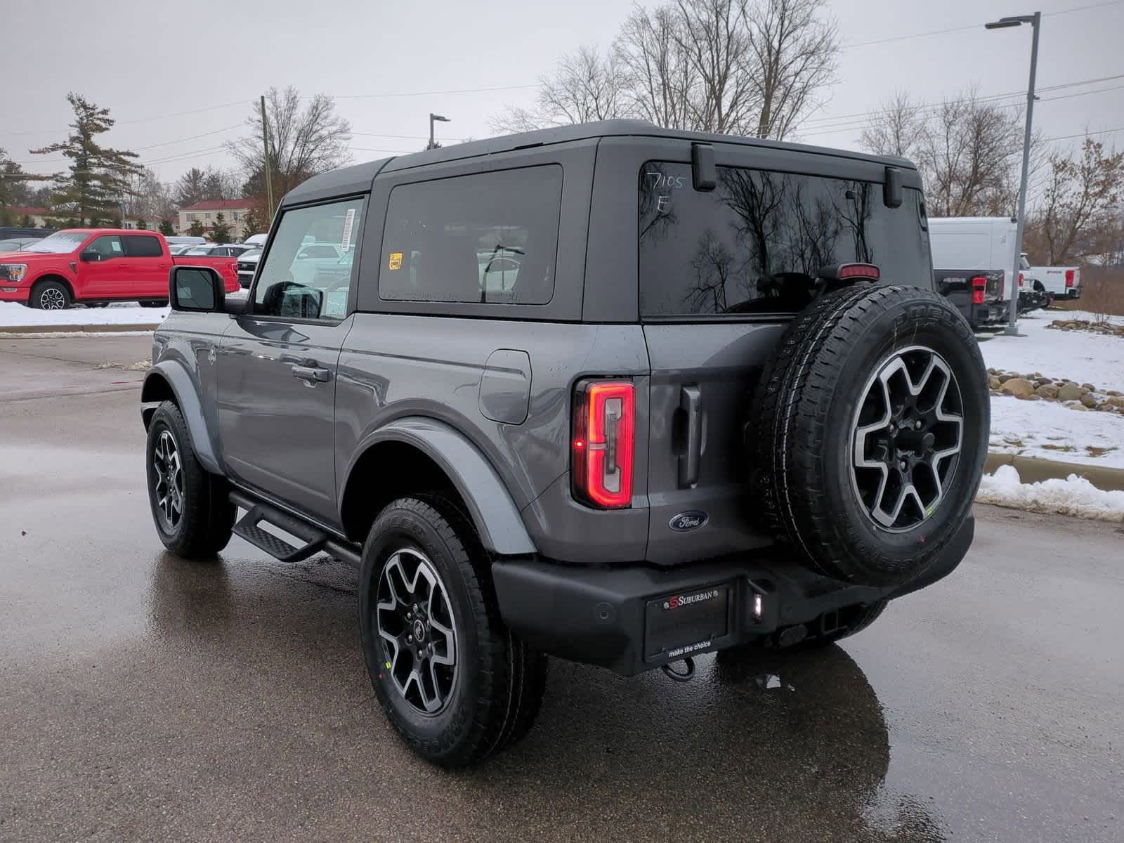 2023 Ford Bronco Outer Banks photo 3