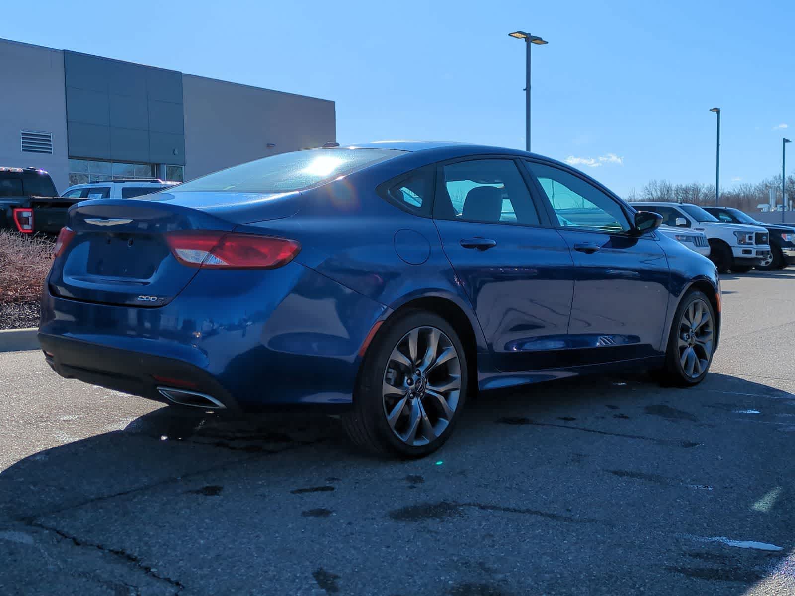 Thumbnail: 2016 Chrysler 200 - 8