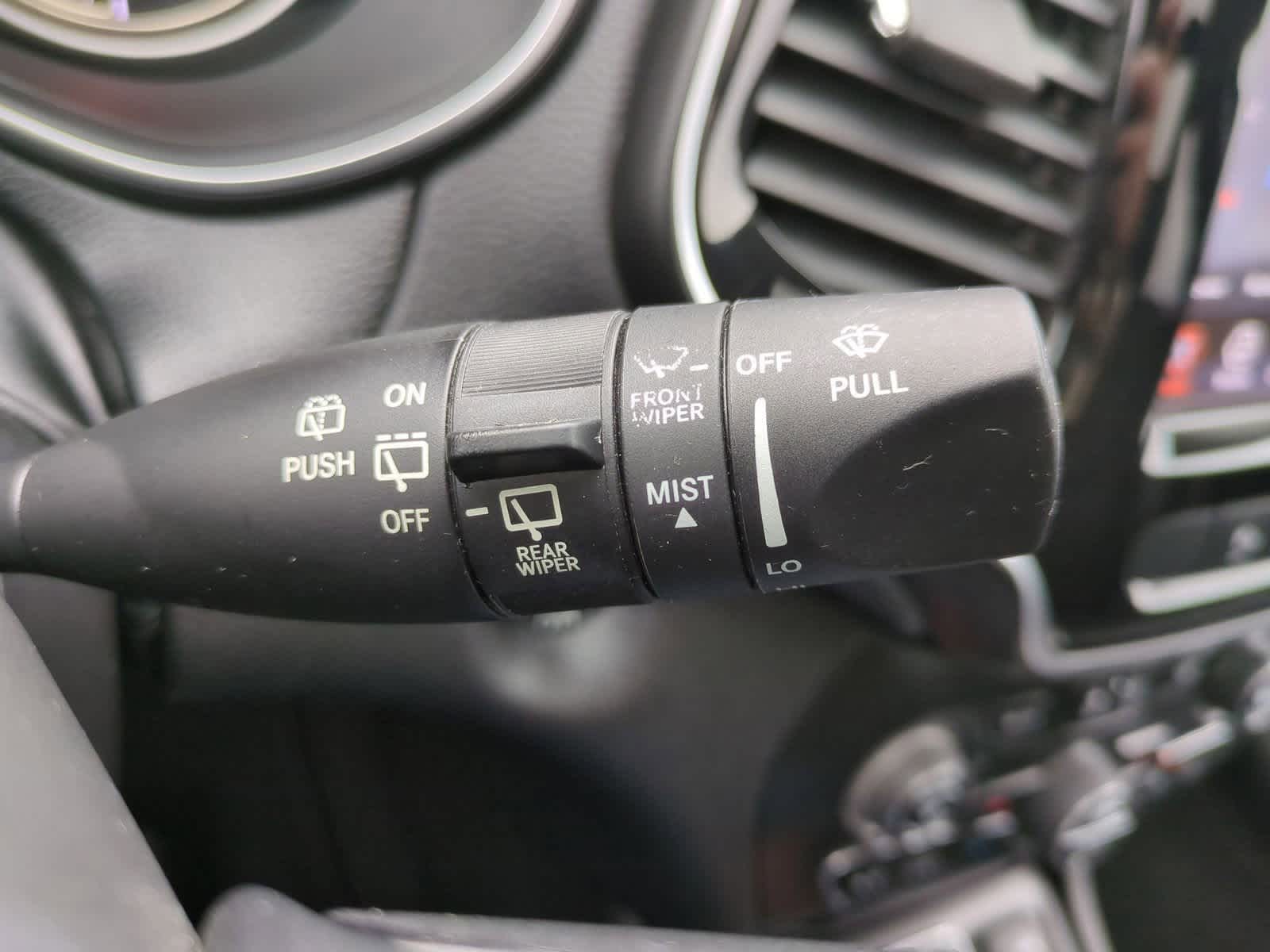 Thumbnail: 2020 Jeep Cherokee - 27