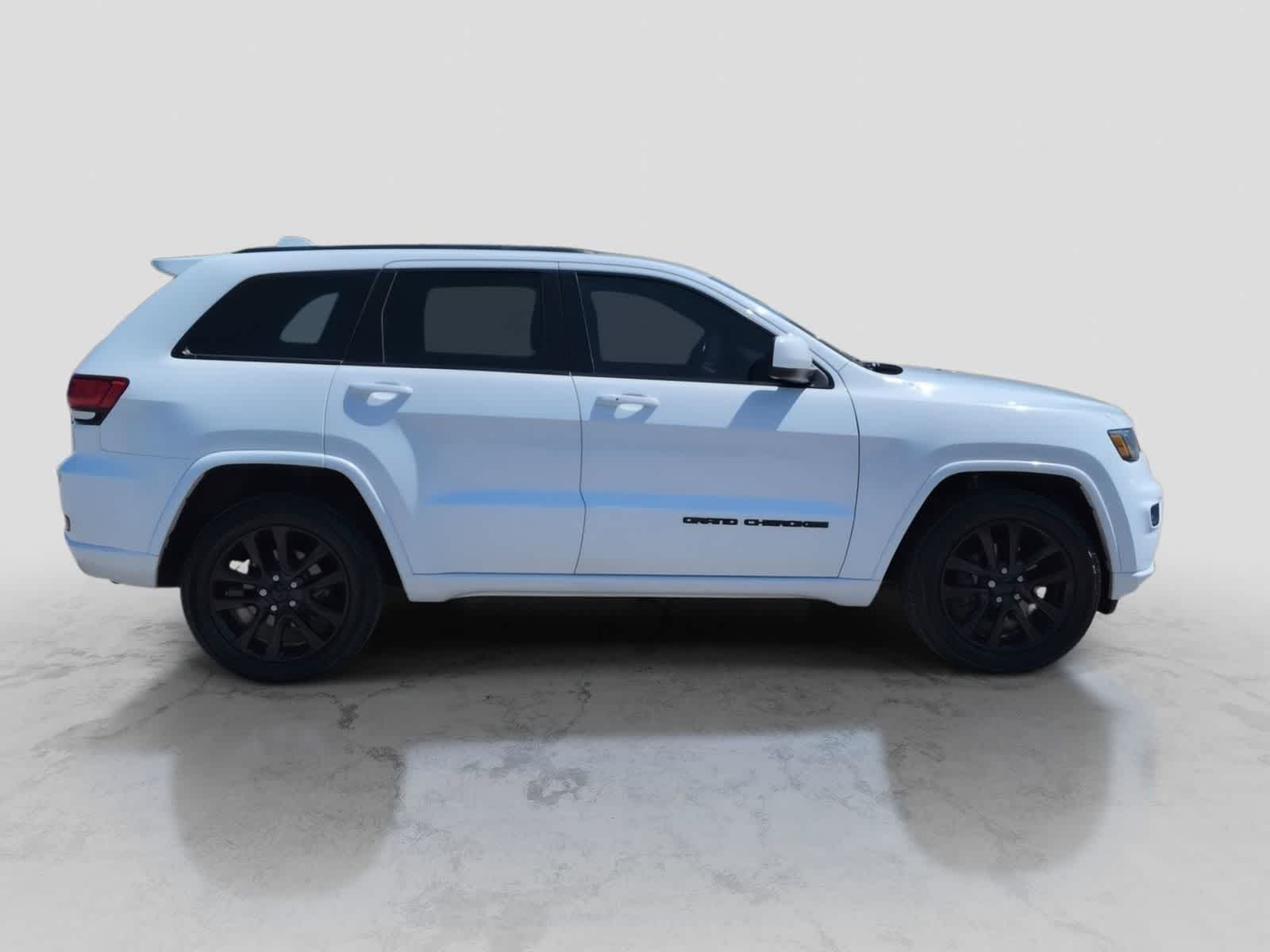 Thumbnail: 2020 Jeep Grand Cherokee - 9