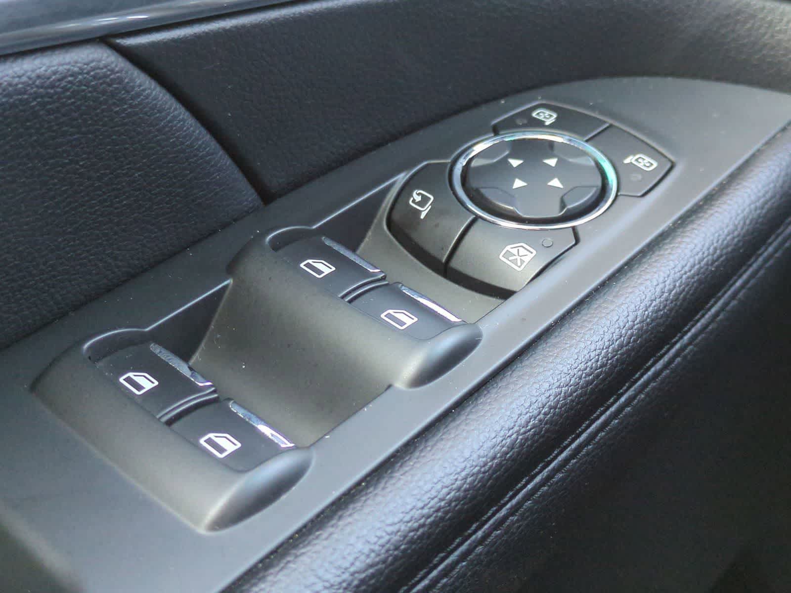 Thumbnail: 2016 Ford Explorer - 28