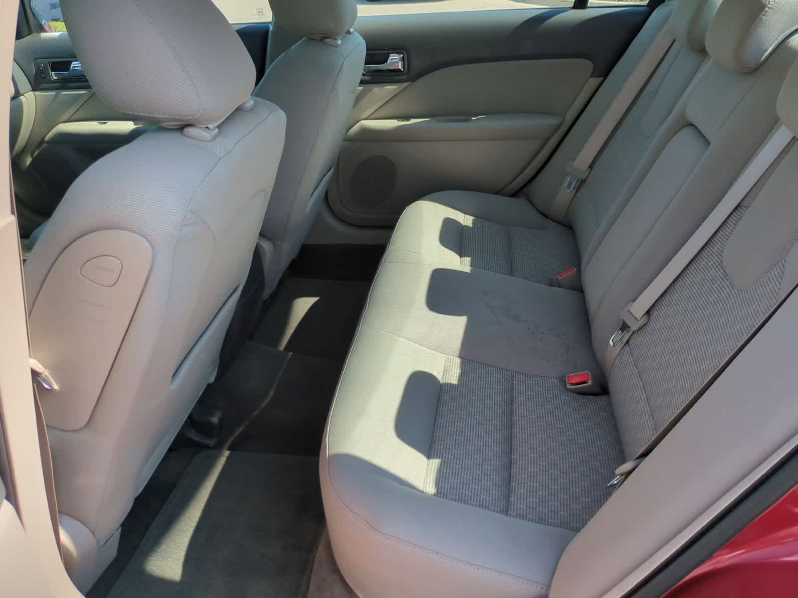 Thumbnail: 2010 Ford Fusion - 20
