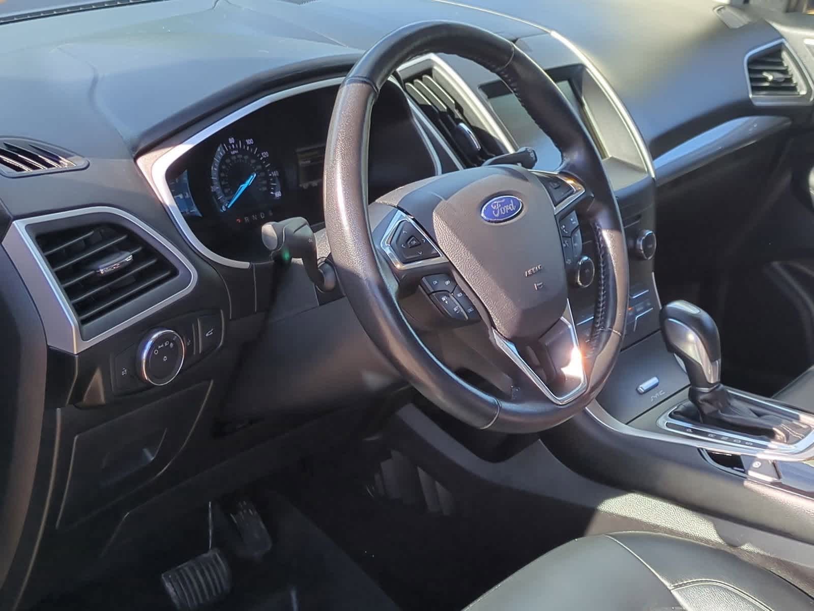 Thumbnail: 2015 Ford Edge - 10