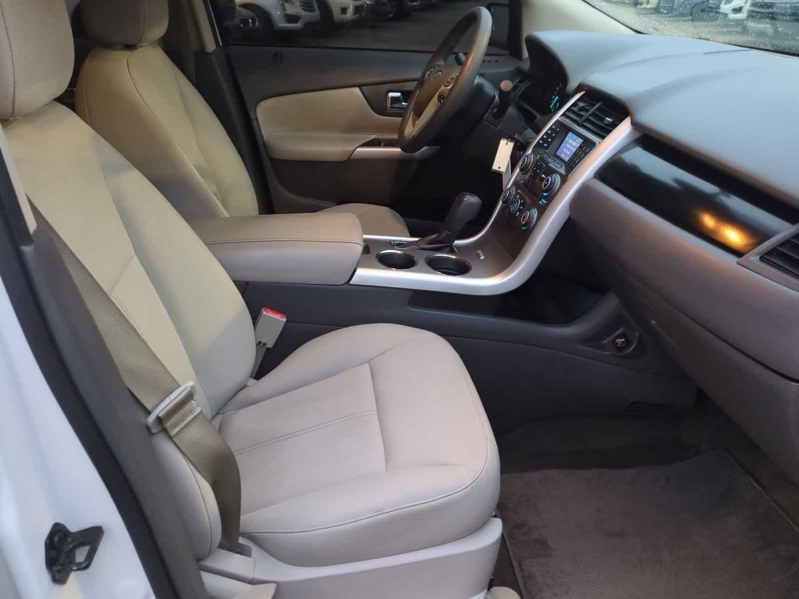 Thumbnail: 2013 Ford Edge - 21