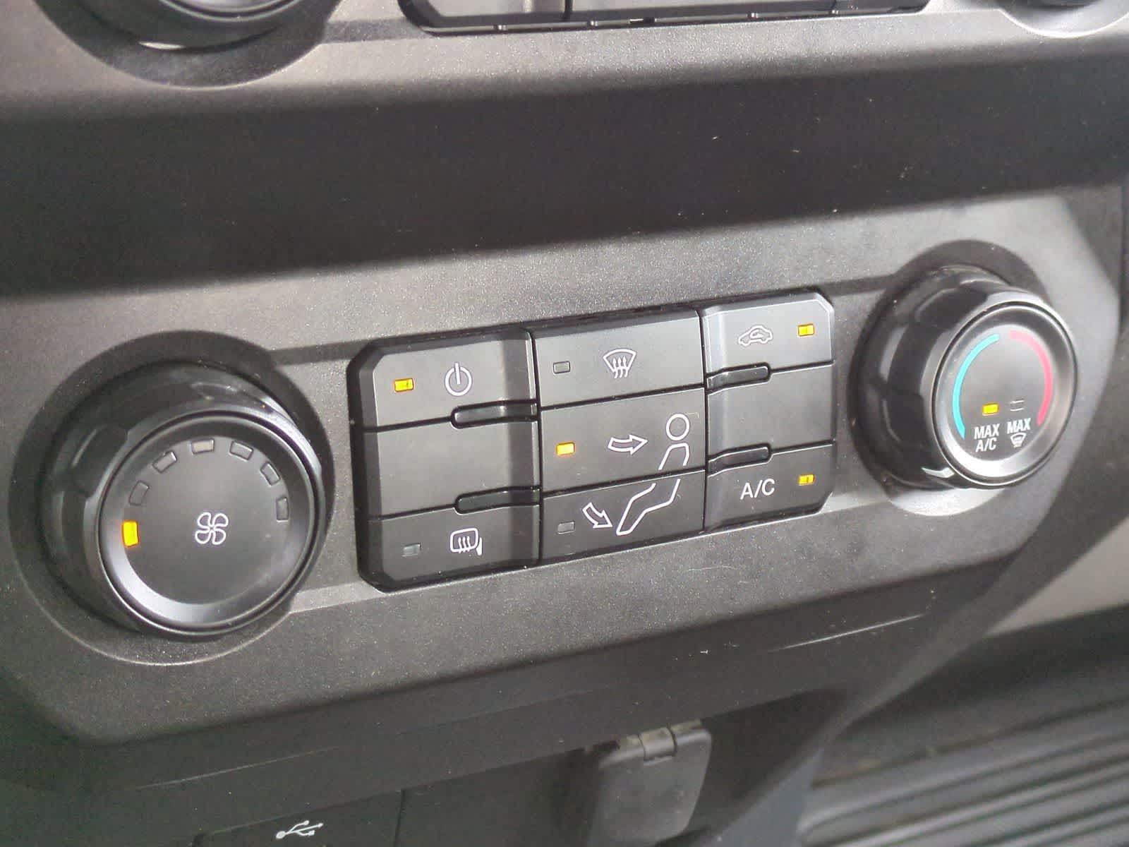 Thumbnail: 2022 Ford Econoline - 28