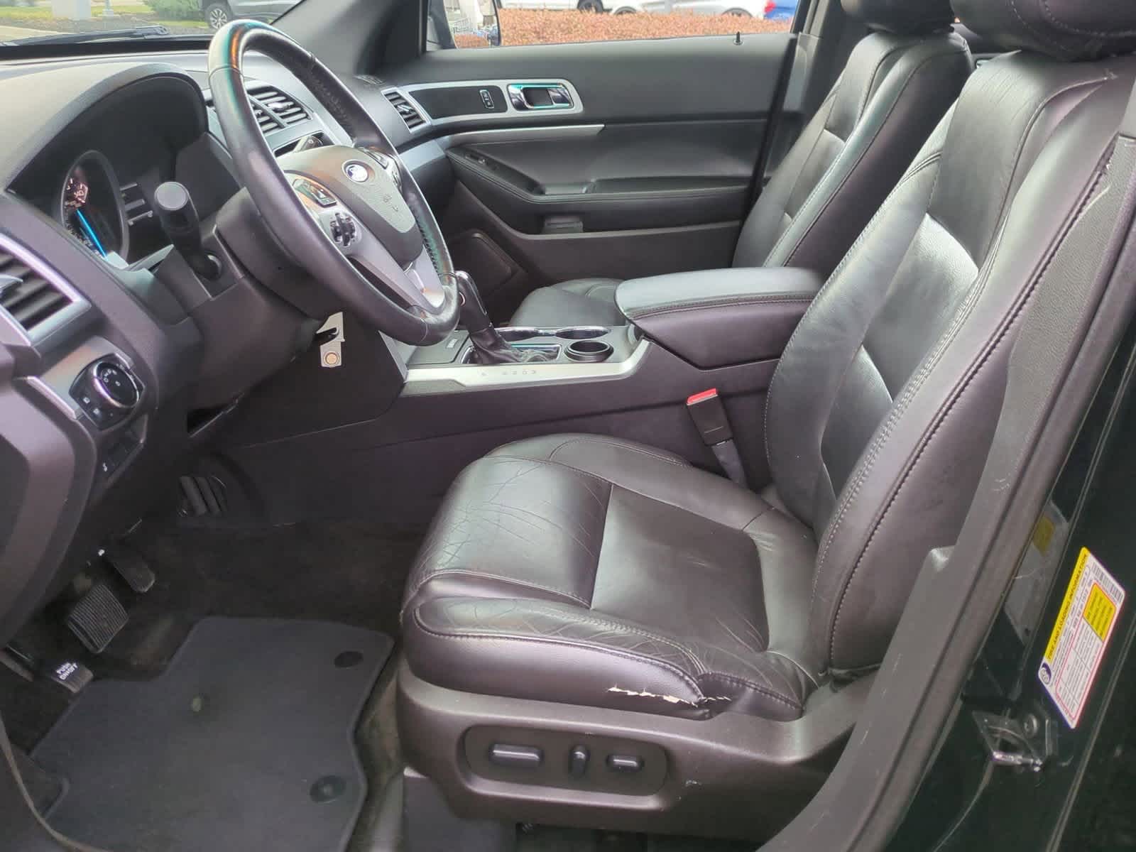 Thumbnail: 2015 Ford Explorer - 16