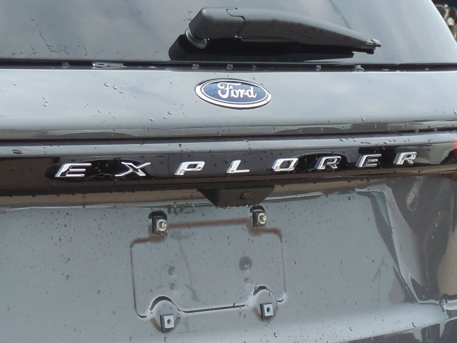 2025 Ford Explorer Active 13