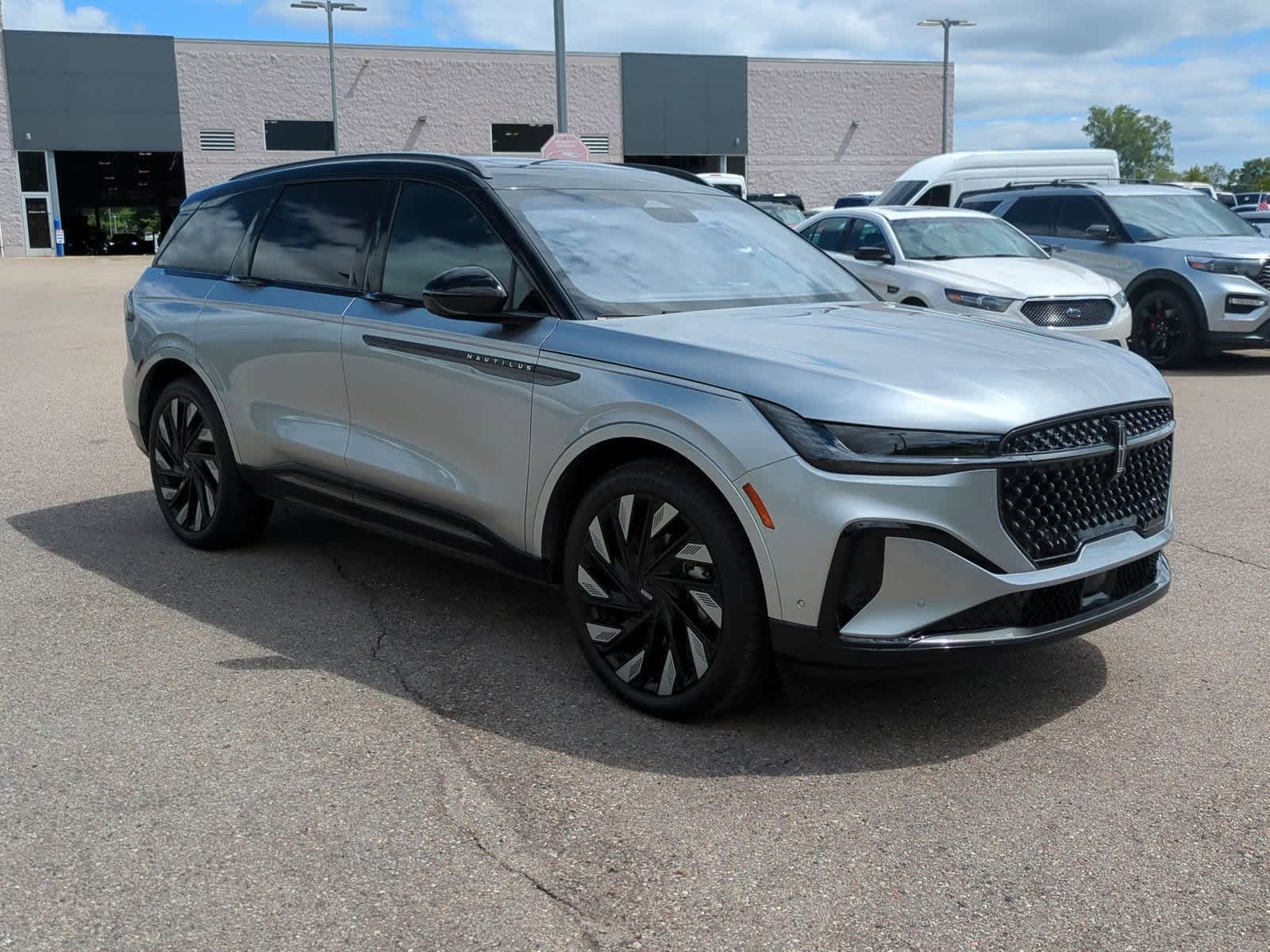 Thumbnail: 2024 Lincoln Nautilus - 2