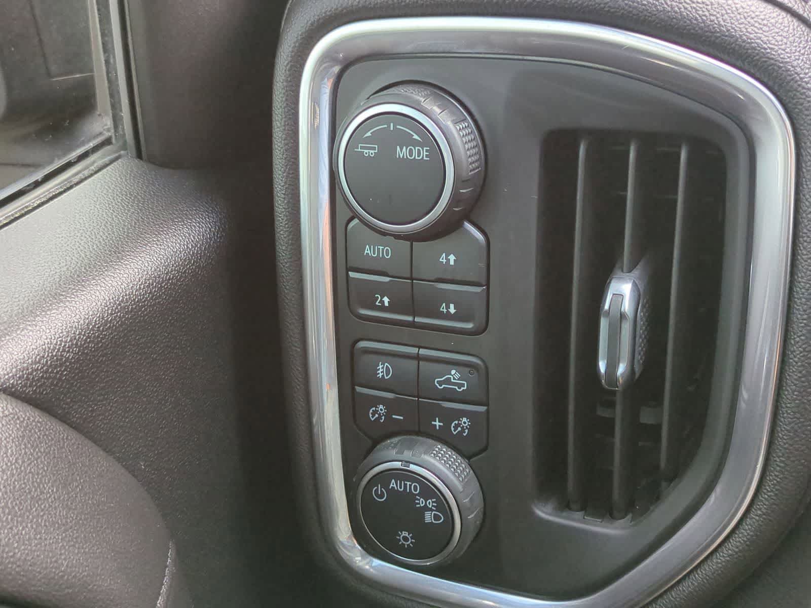 Thumbnail: 2020 Chevrolet Silverado 1500 - 27