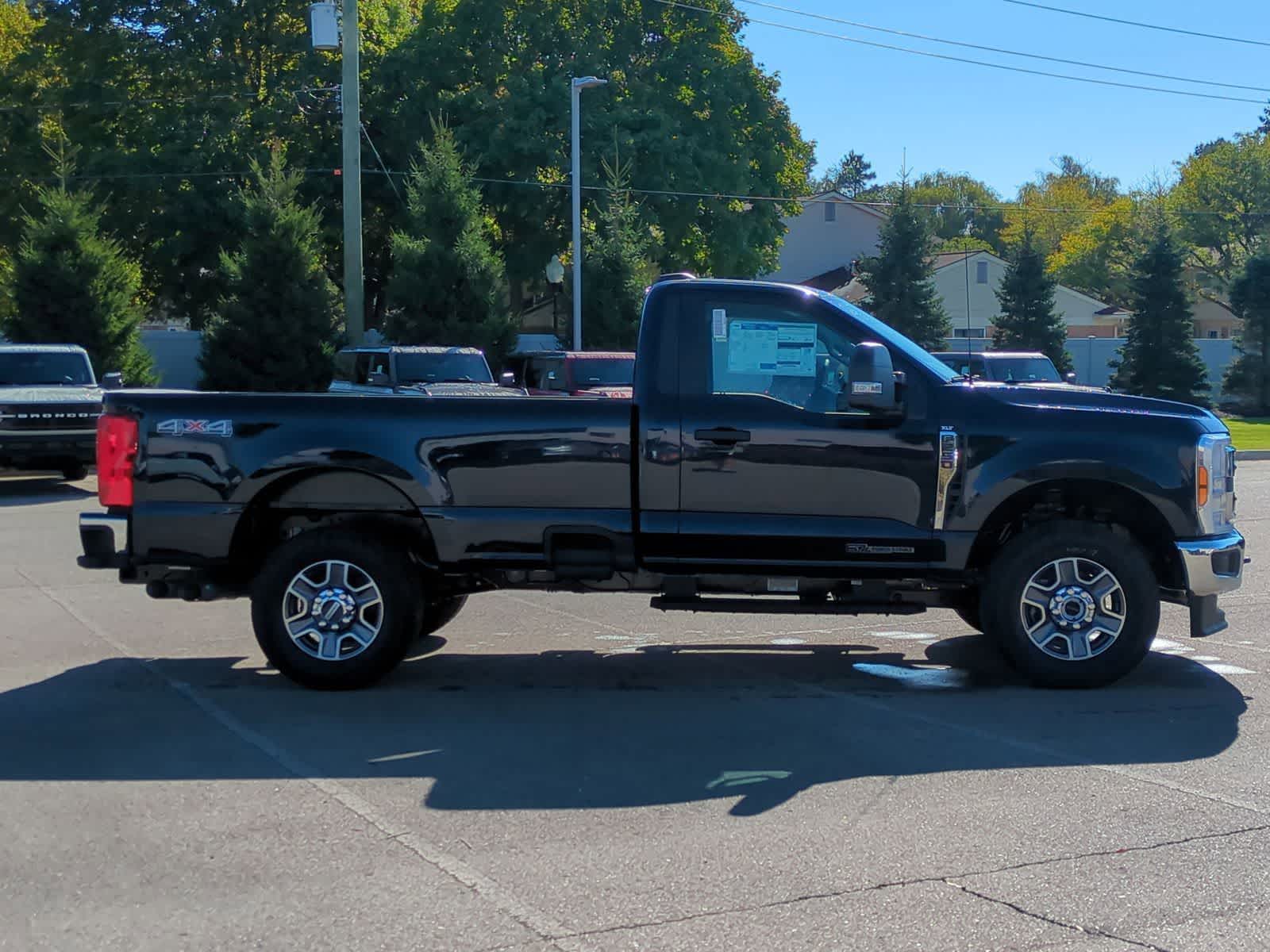 Thumbnail: 2025 Ford Econoline - 9