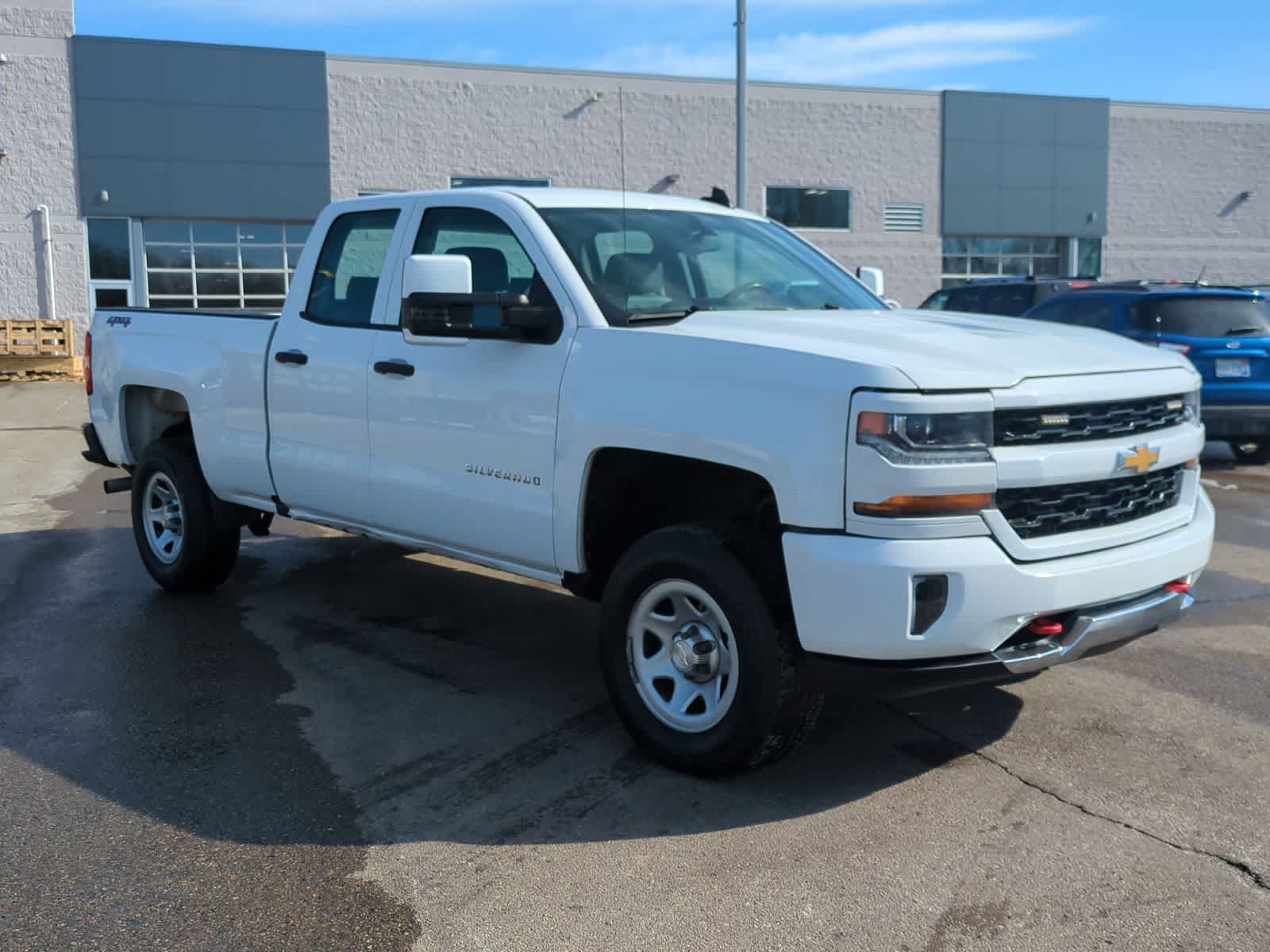 Thumbnail: 2018 Chevrolet Silverado 1500 - 2