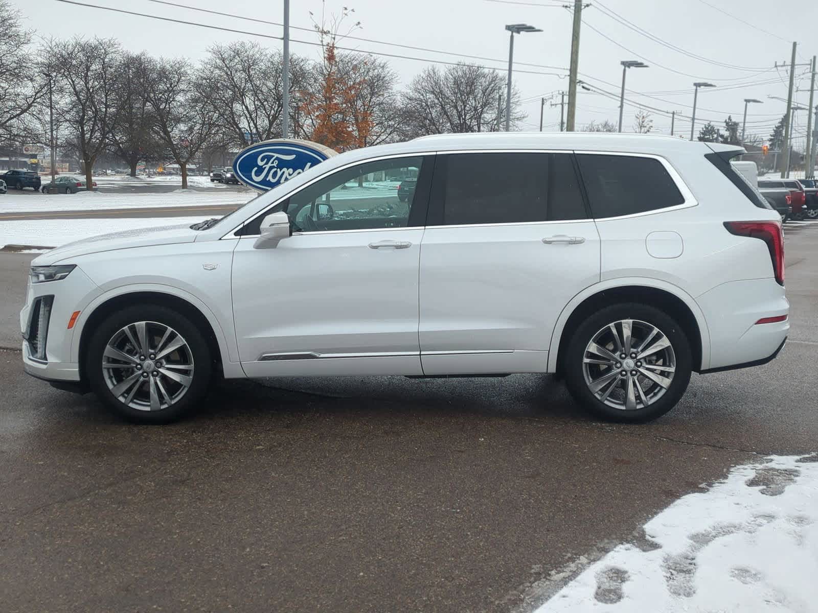 Thumbnail: 2024 Cadillac XT6 - 5