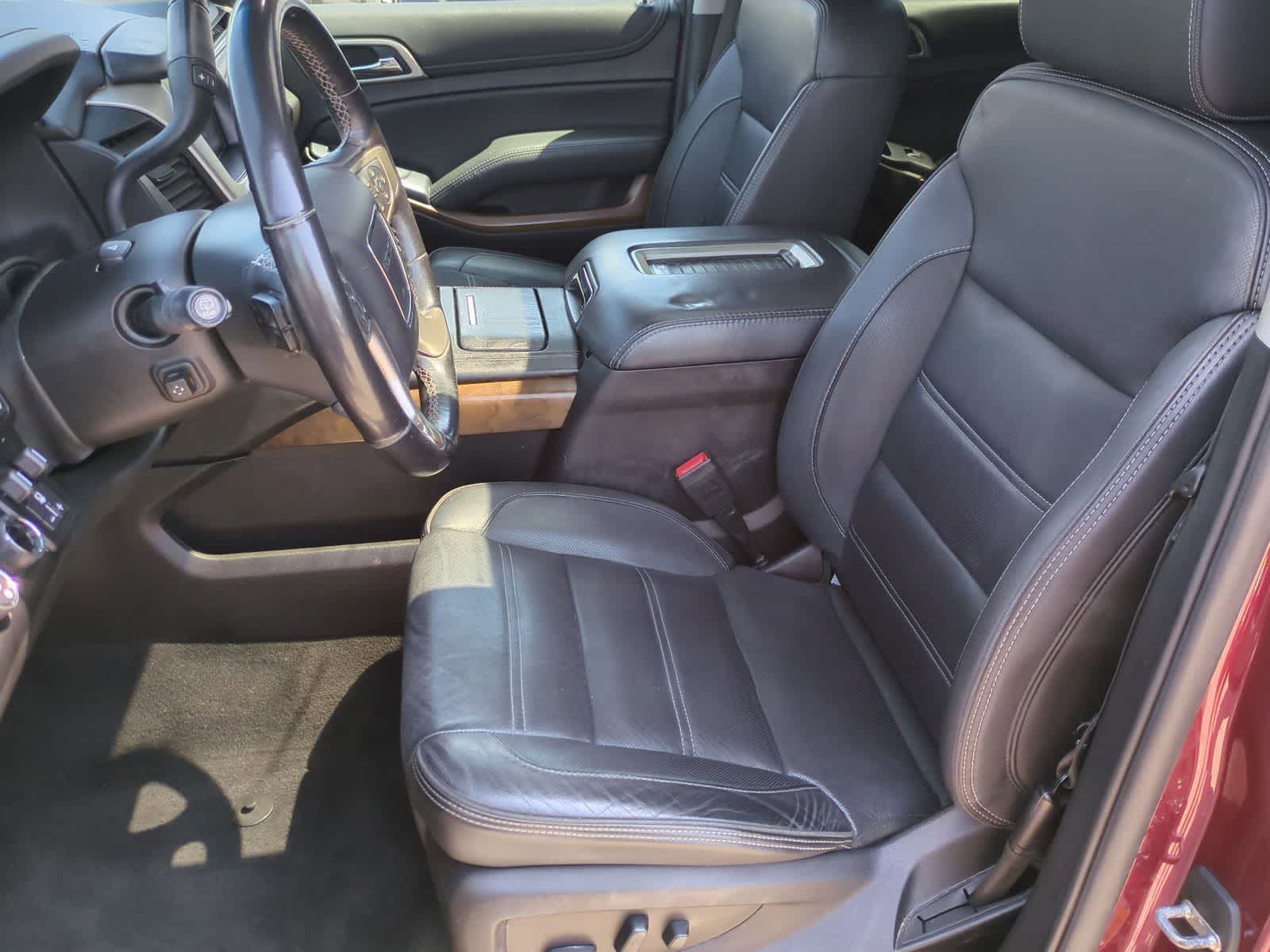 Thumbnail: 2019 GMC Yukon XL - 16