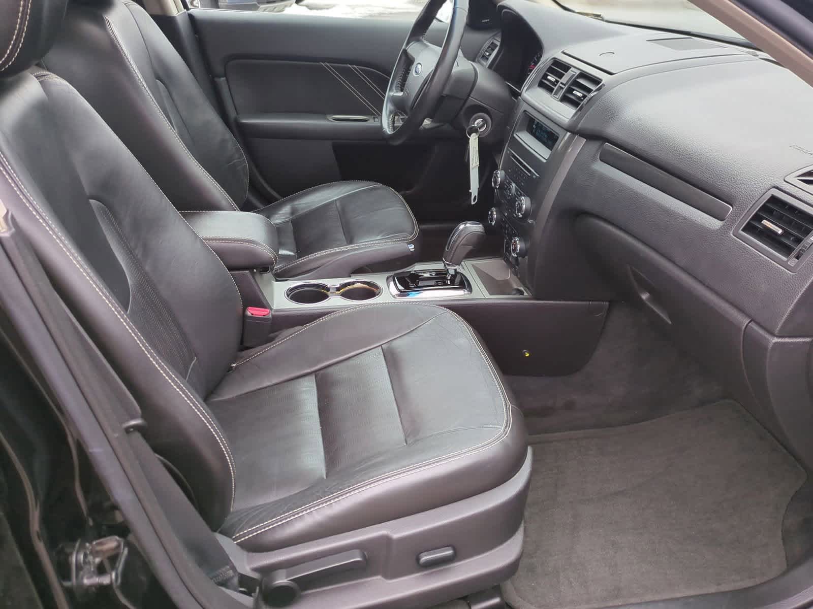 Thumbnail: 2010 Ford Fusion - 23