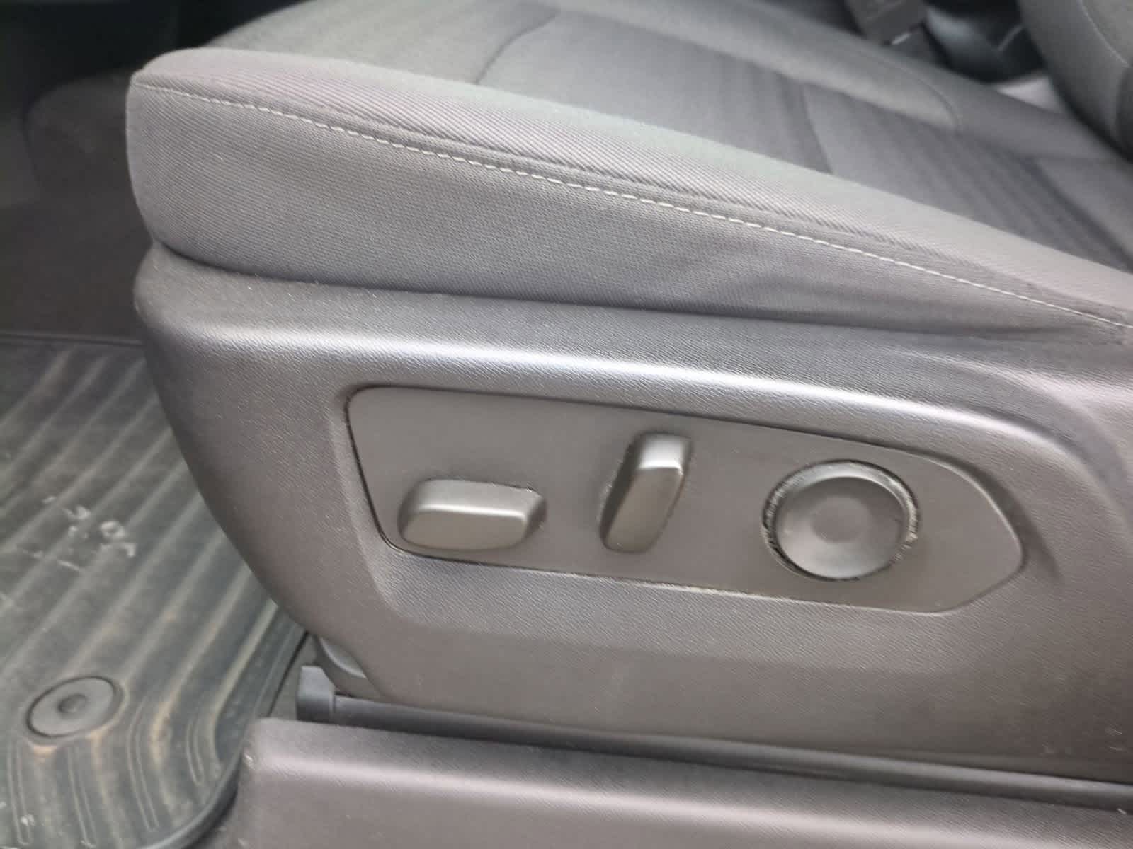 Thumbnail: 2022 Chevrolet Silverado 1500 - 17