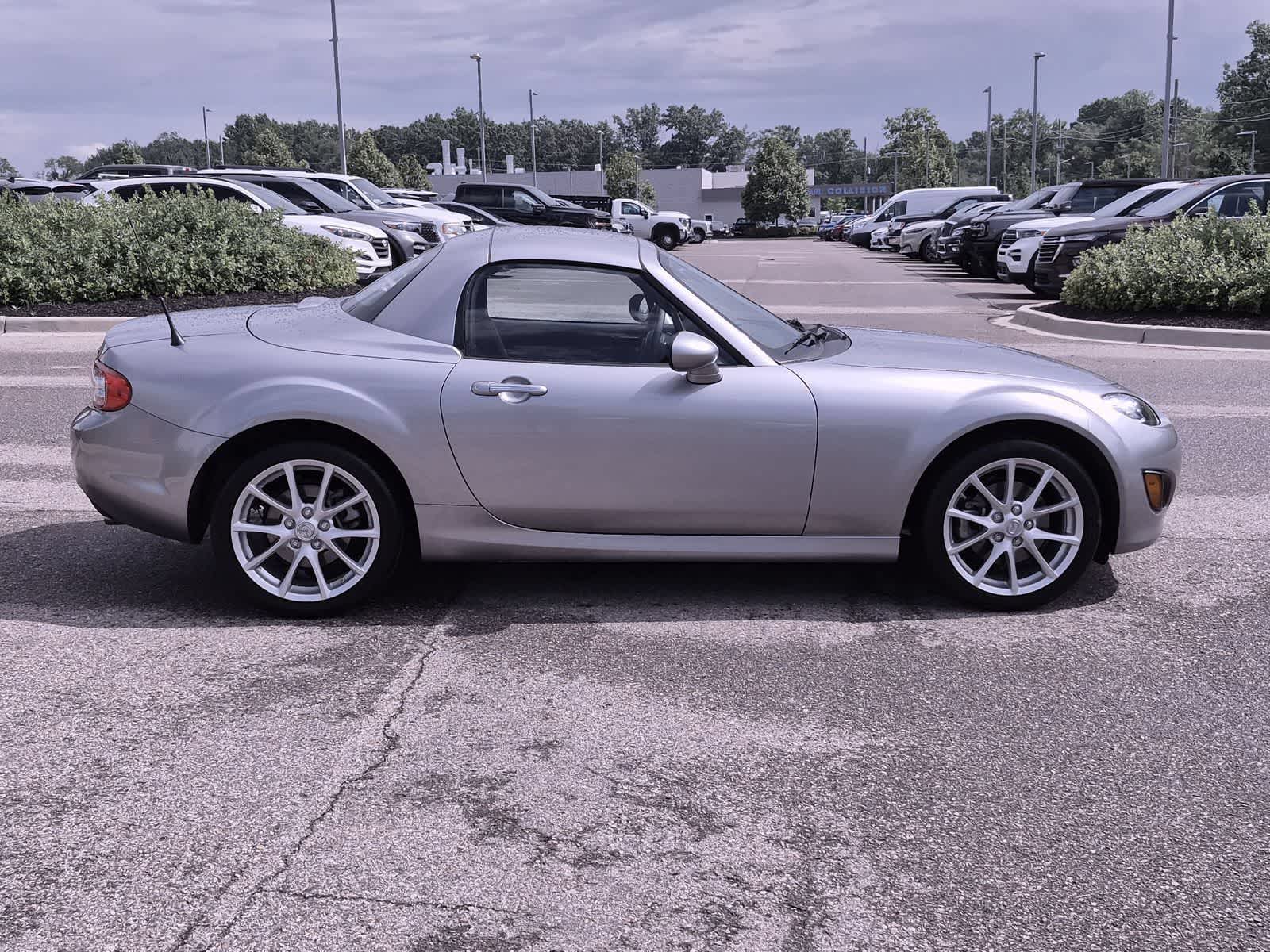 Thumbnail: 2010 Mazda MX-5 Miata - 9