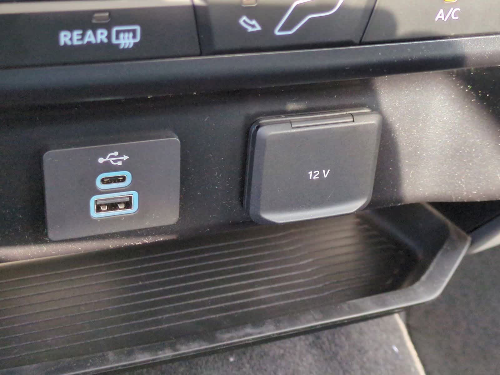 Thumbnail: 2025 Ford Econoline - 26