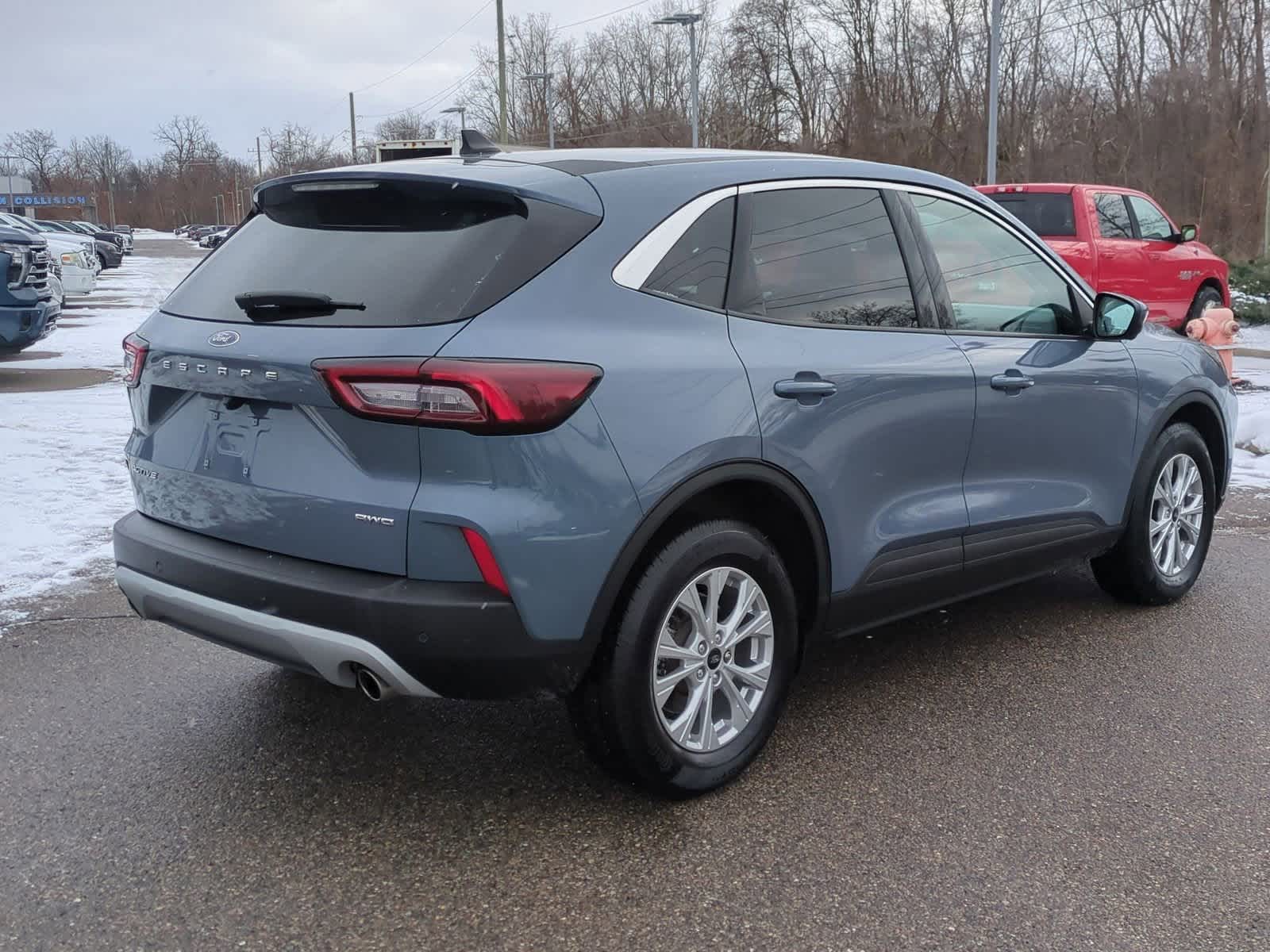 Thumbnail: 2023 Ford Escape - 8