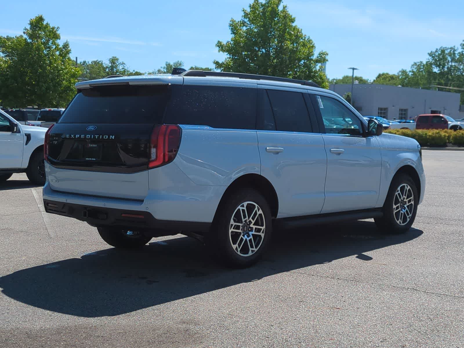 Thumbnail: 2026 Ford Expedition - 5