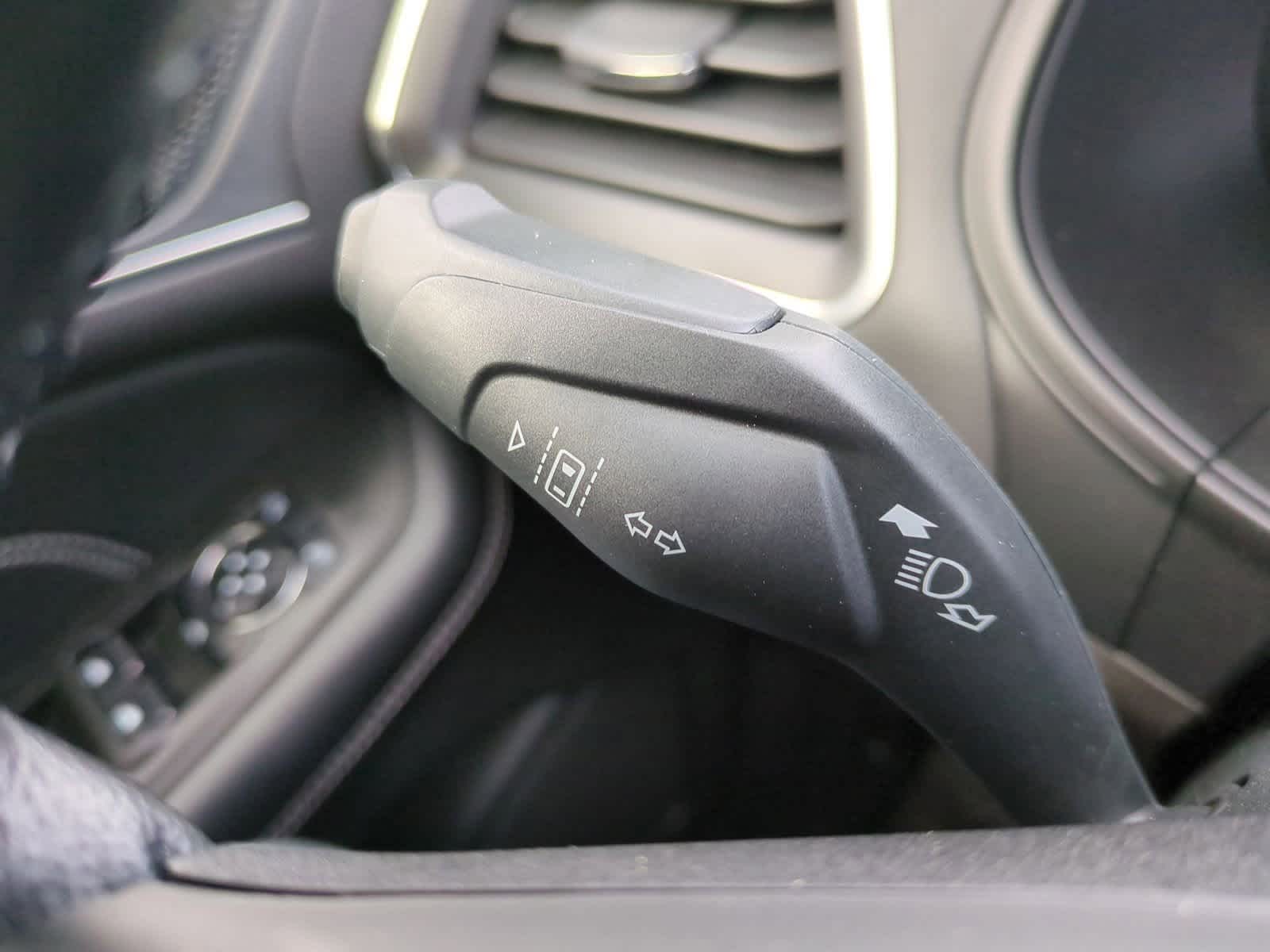 Thumbnail: 2023 Ford Edge - 26