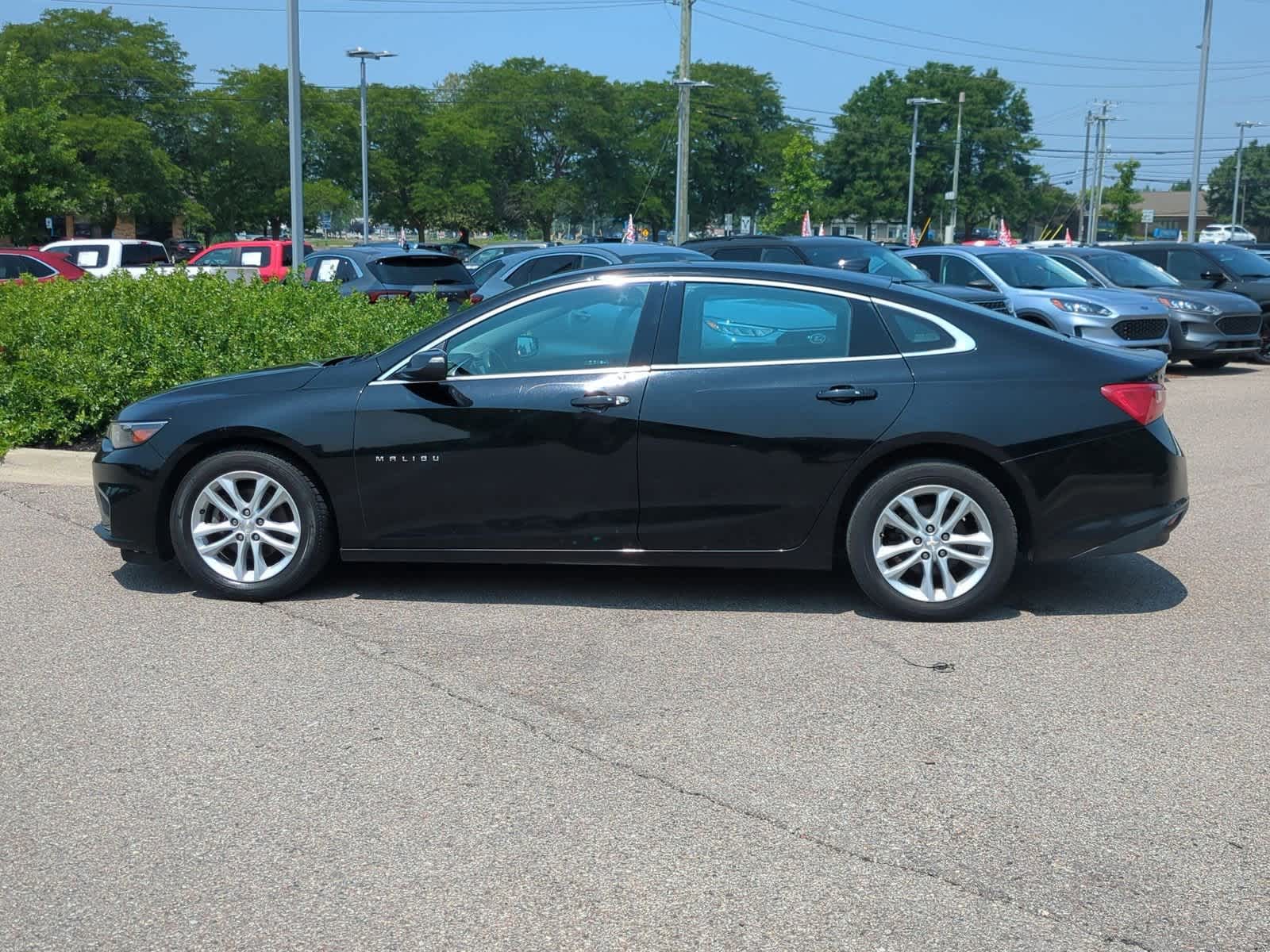 Thumbnail: 2016 Chevrolet Malibu - 5