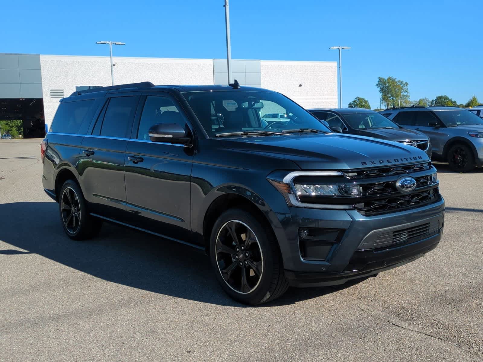 2024 Ford Expedition MAX Limited photo 2