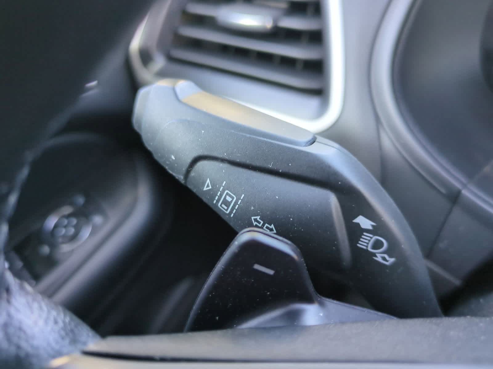 Thumbnail: 2022 Ford Edge - 26