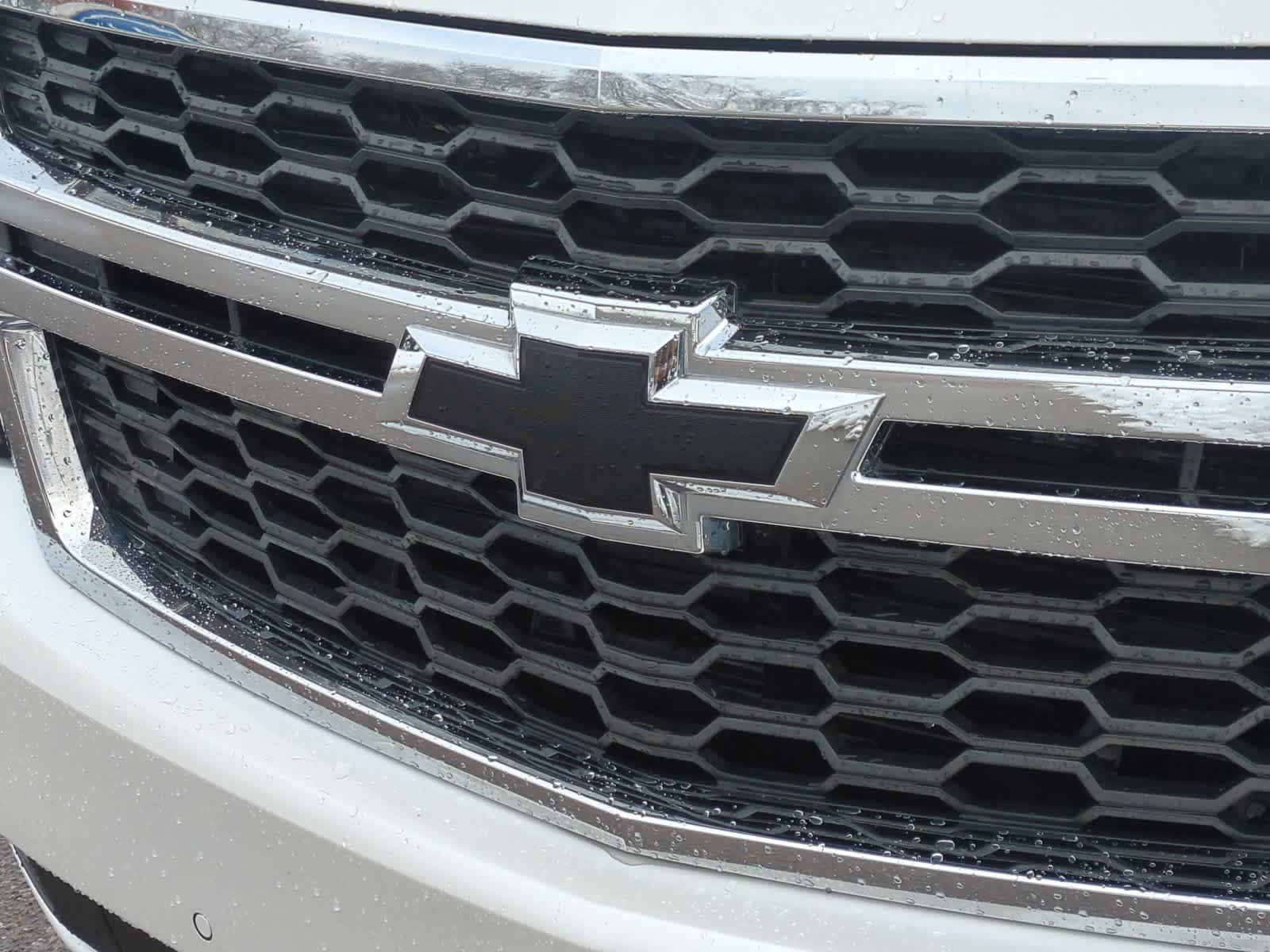 Thumbnail: 2017 Chevrolet Suburban - 12