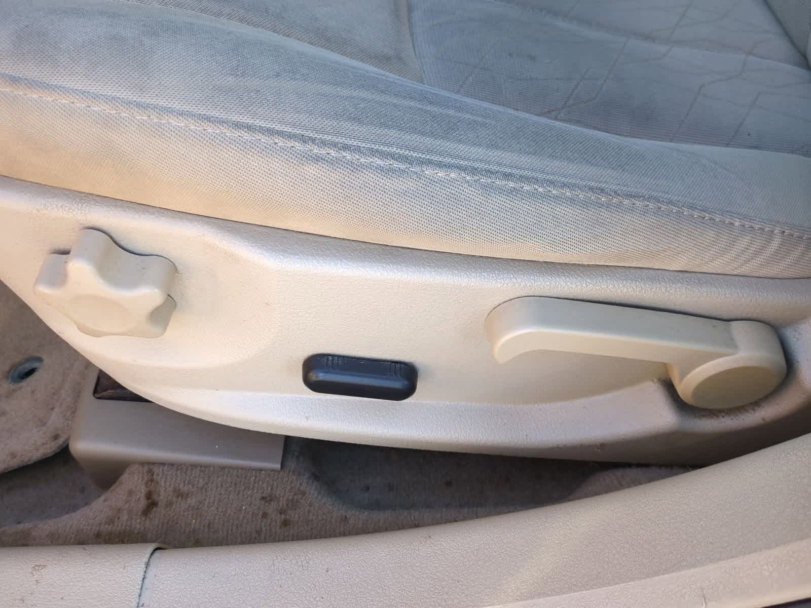 Thumbnail: 2010 Mercury Milan - 17