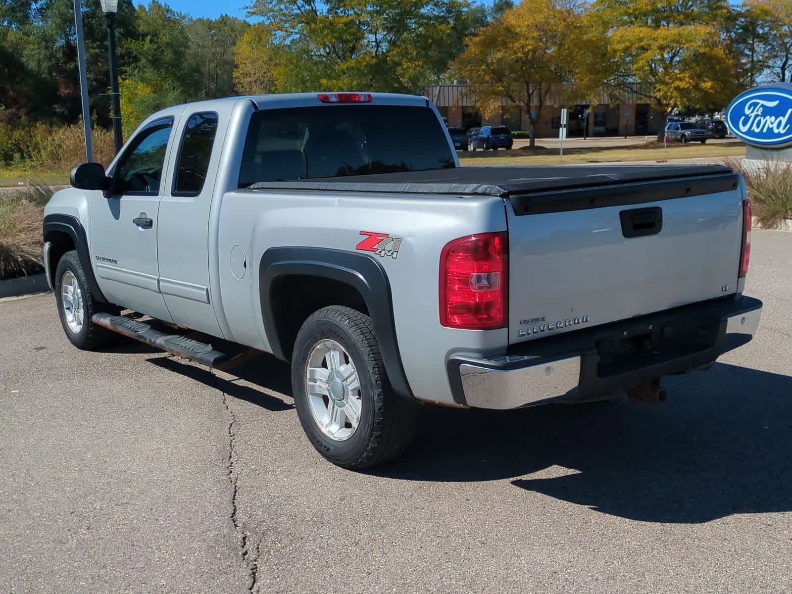 Thumbnail: 2011 Chevrolet Silverado 1500 - 6